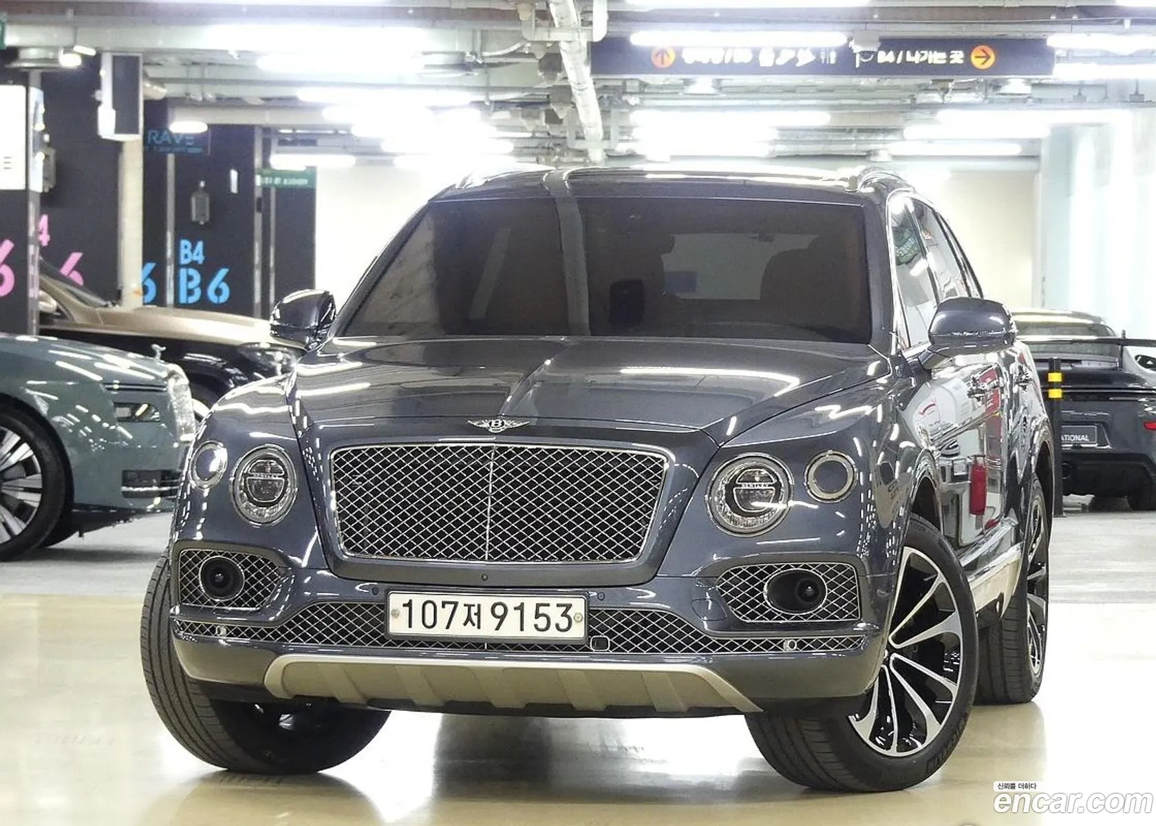 Bentley Bentayga 2017 — 11