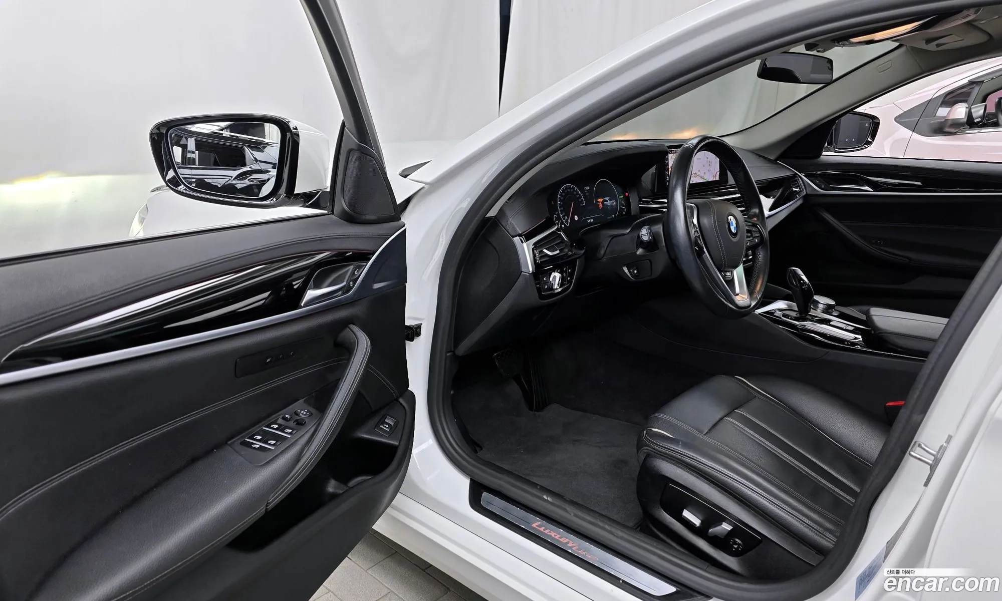 BMW 5 Series 2019 WBAJK7109KGL29132 — 8