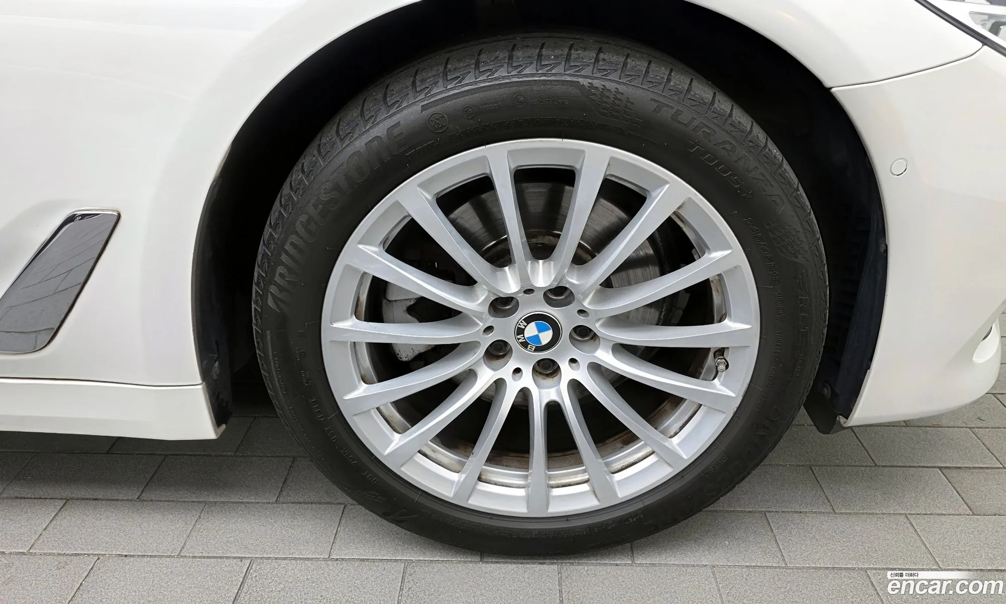 BMW 5 Series 2019 WBAJK7109KGL29132 — 16