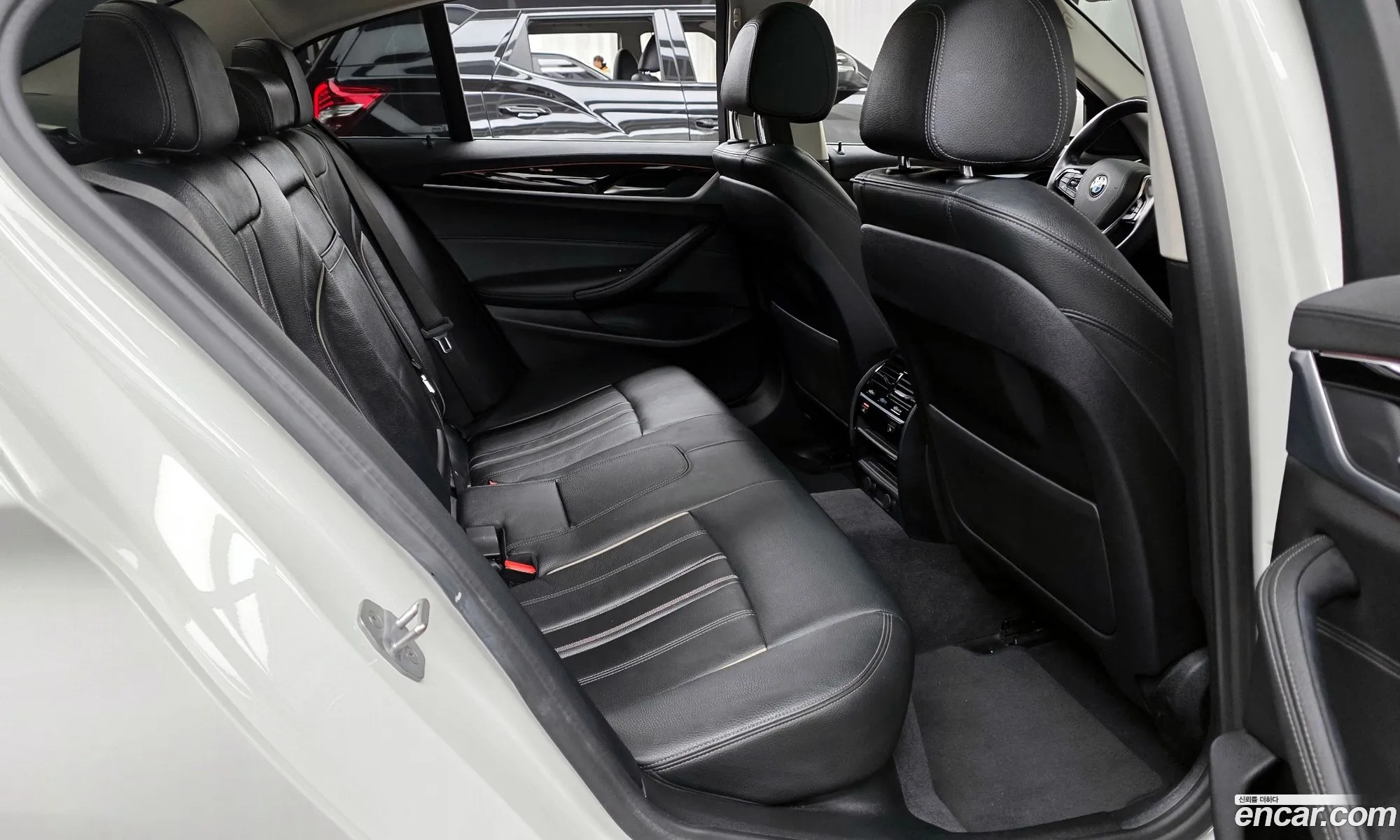 BMW 5 Series 2019 WBAJK7109KGL29132 — 12