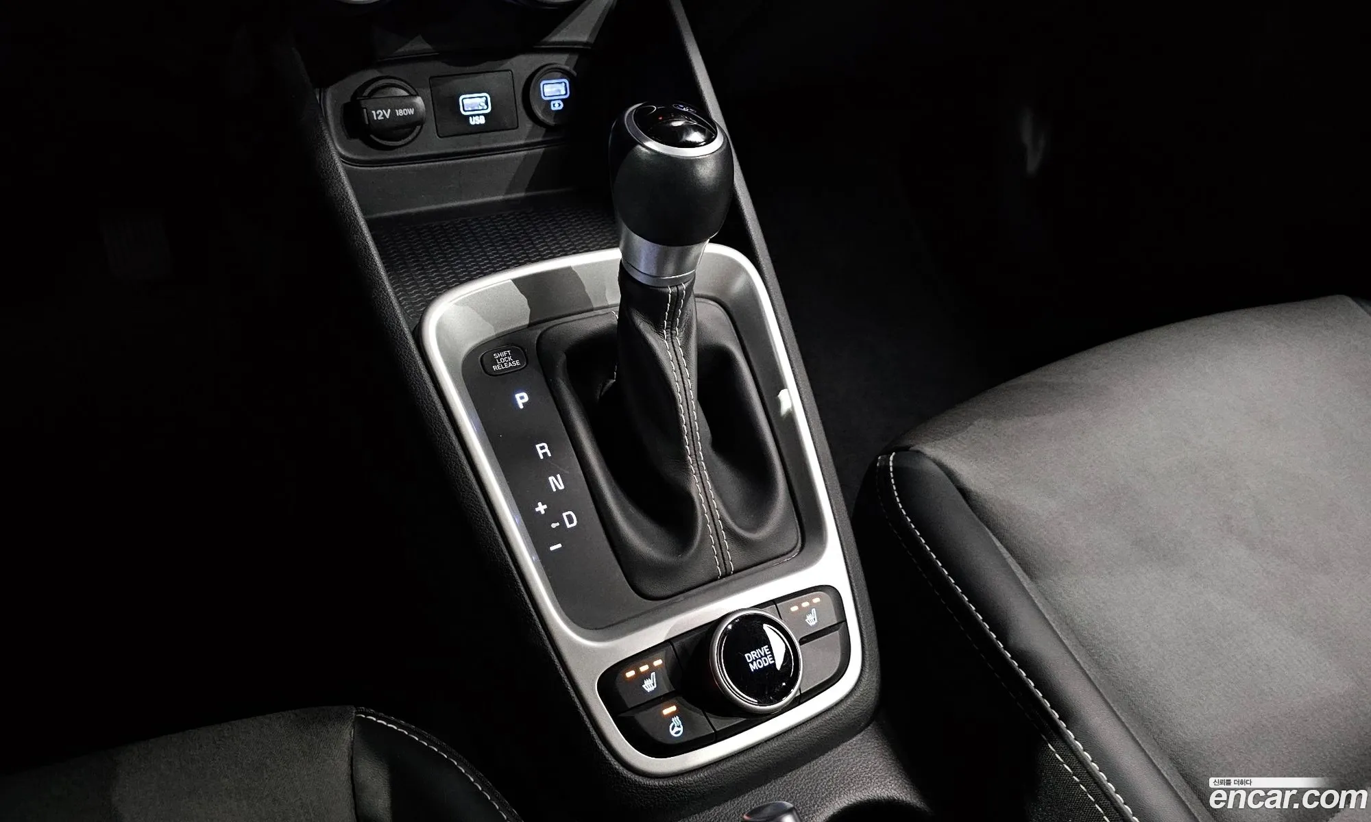 Hyundai Venue 2019 — 16