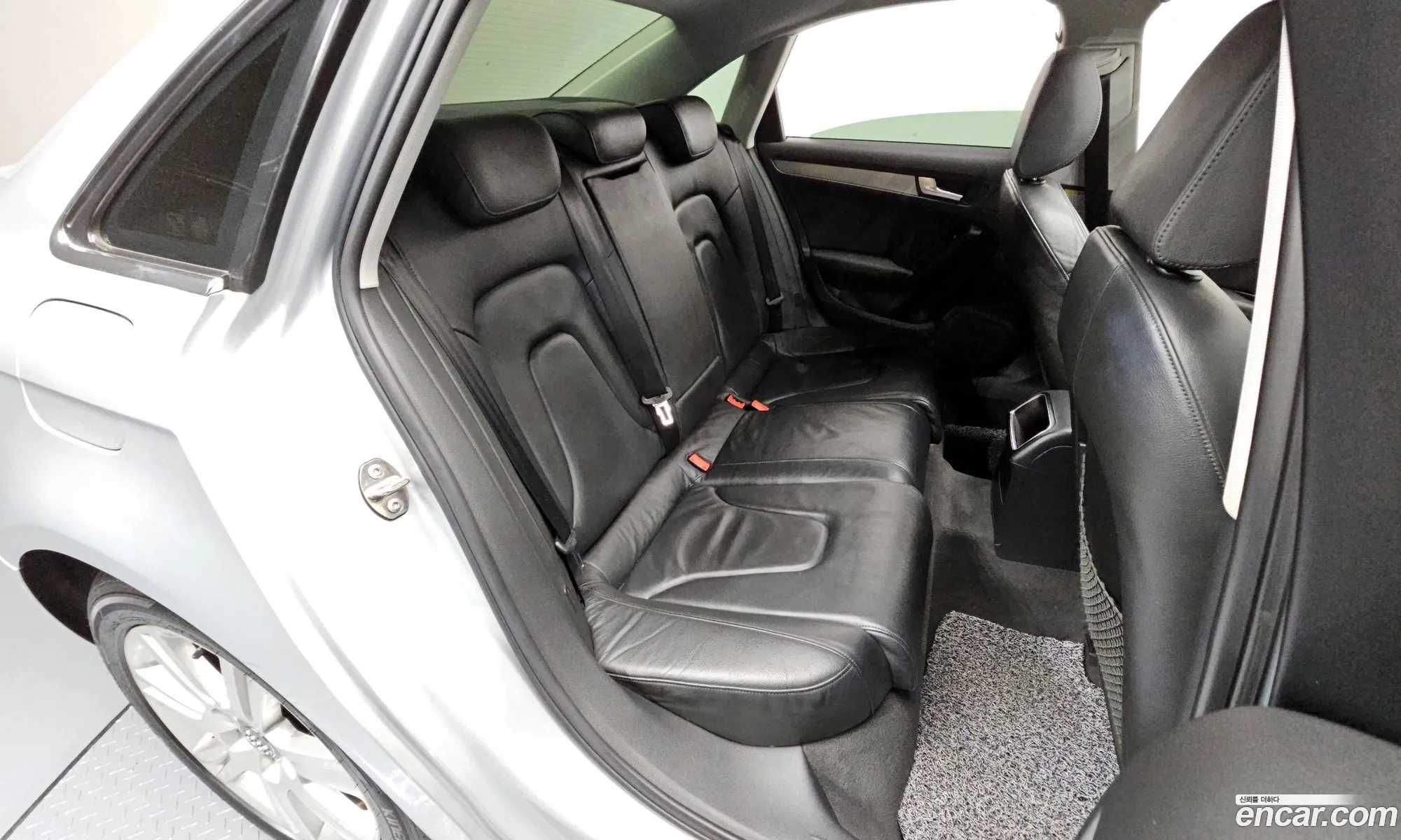 Audi A4 2009 WAUZZZ8K1AN001621 — 18