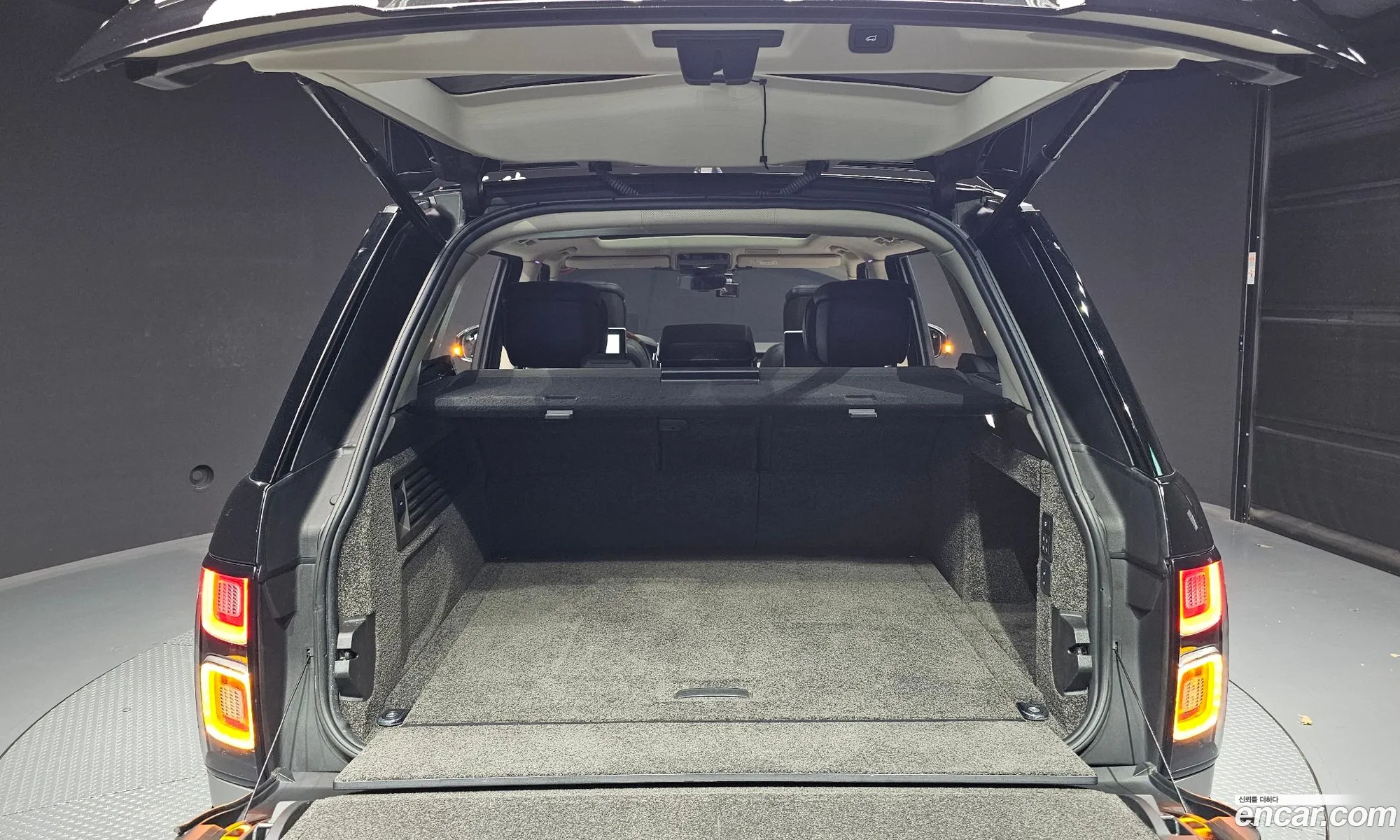Land Rover Range Rover 2019 SALGA3BJ2KA564631 — 12
