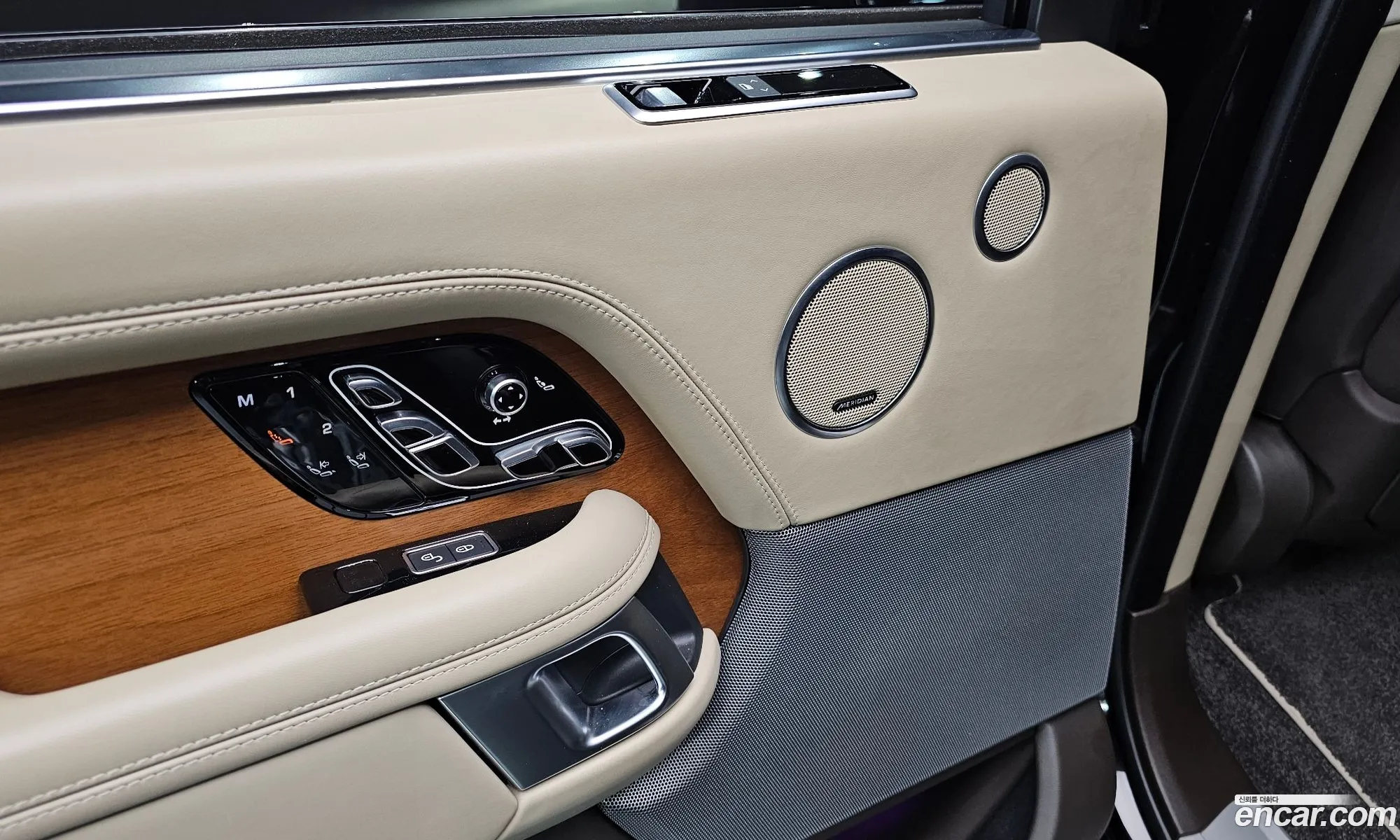 Land Rover Range Rover 2019 SALGA3BJ2KA564631 — 3