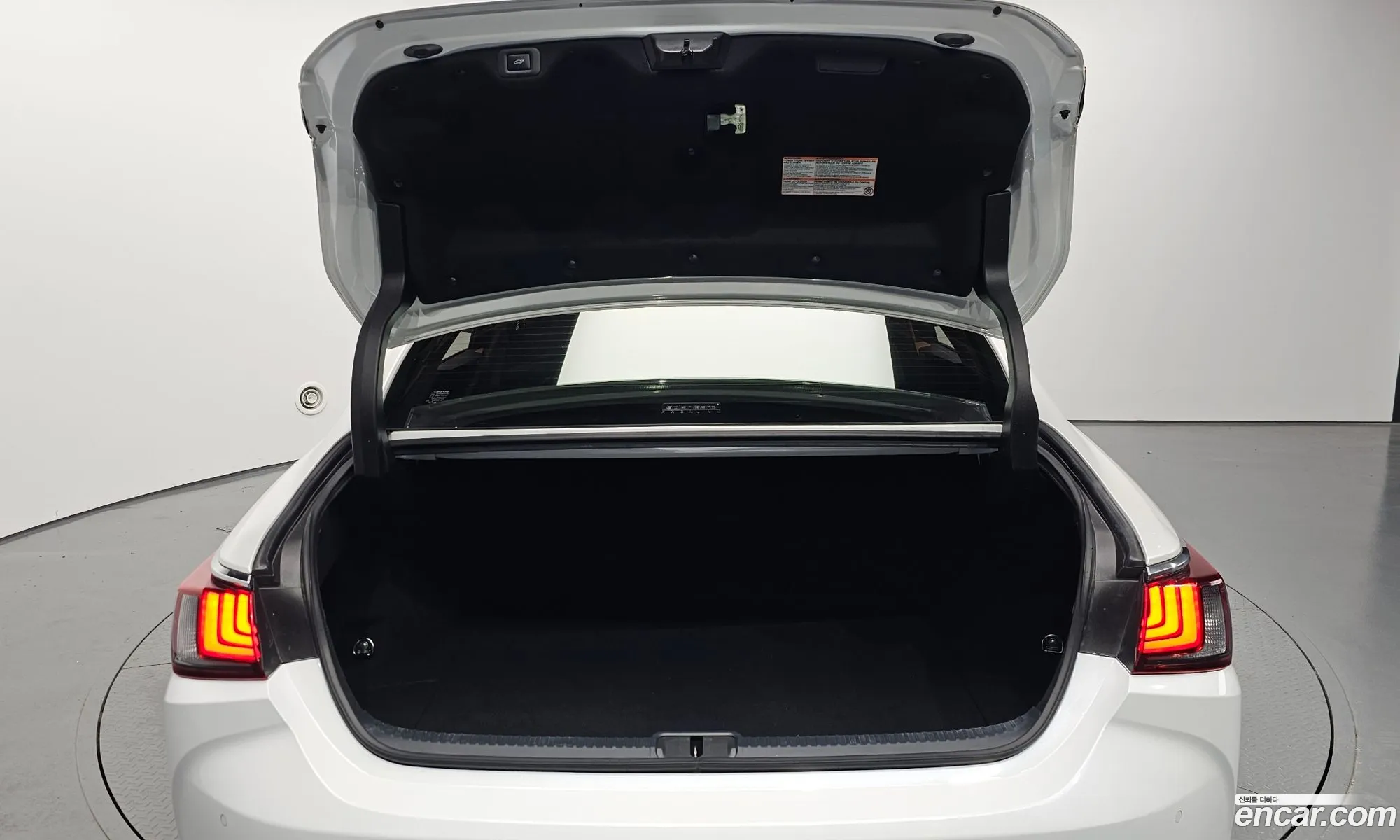 Lexus ES300h 7th Gen 2023 JTHBA1C17P2014734 — 15