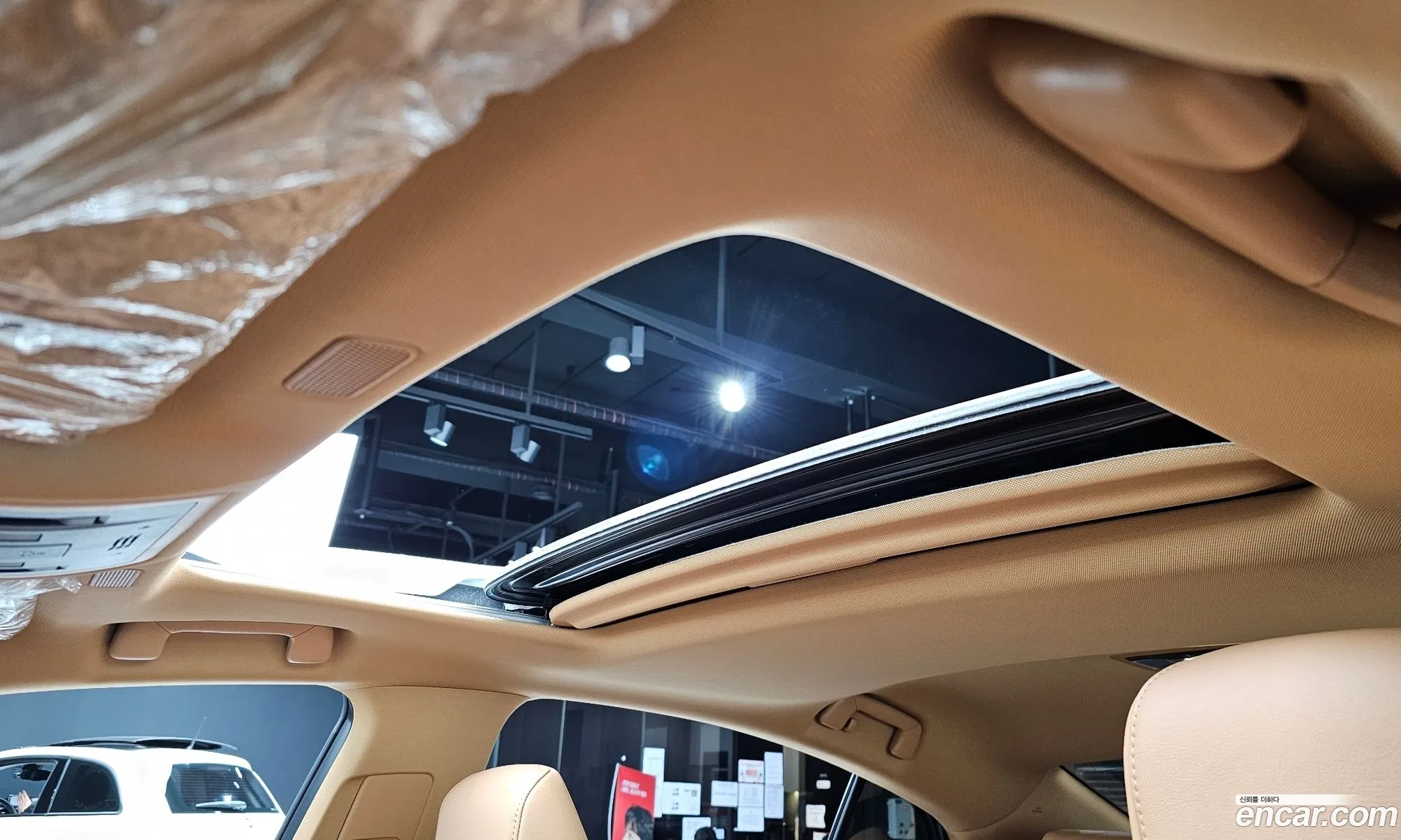 Lexus ES300h 7th Gen 2023 JTHBA1C17P2014734 — 10