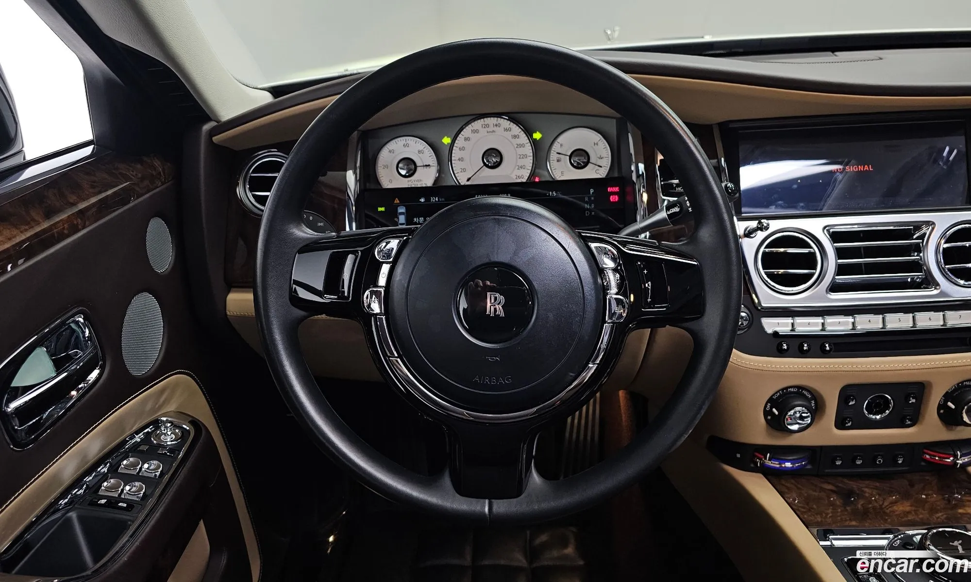 Rolls-Royce Ghost 2018 SCA664L02JUX70326 — 7
