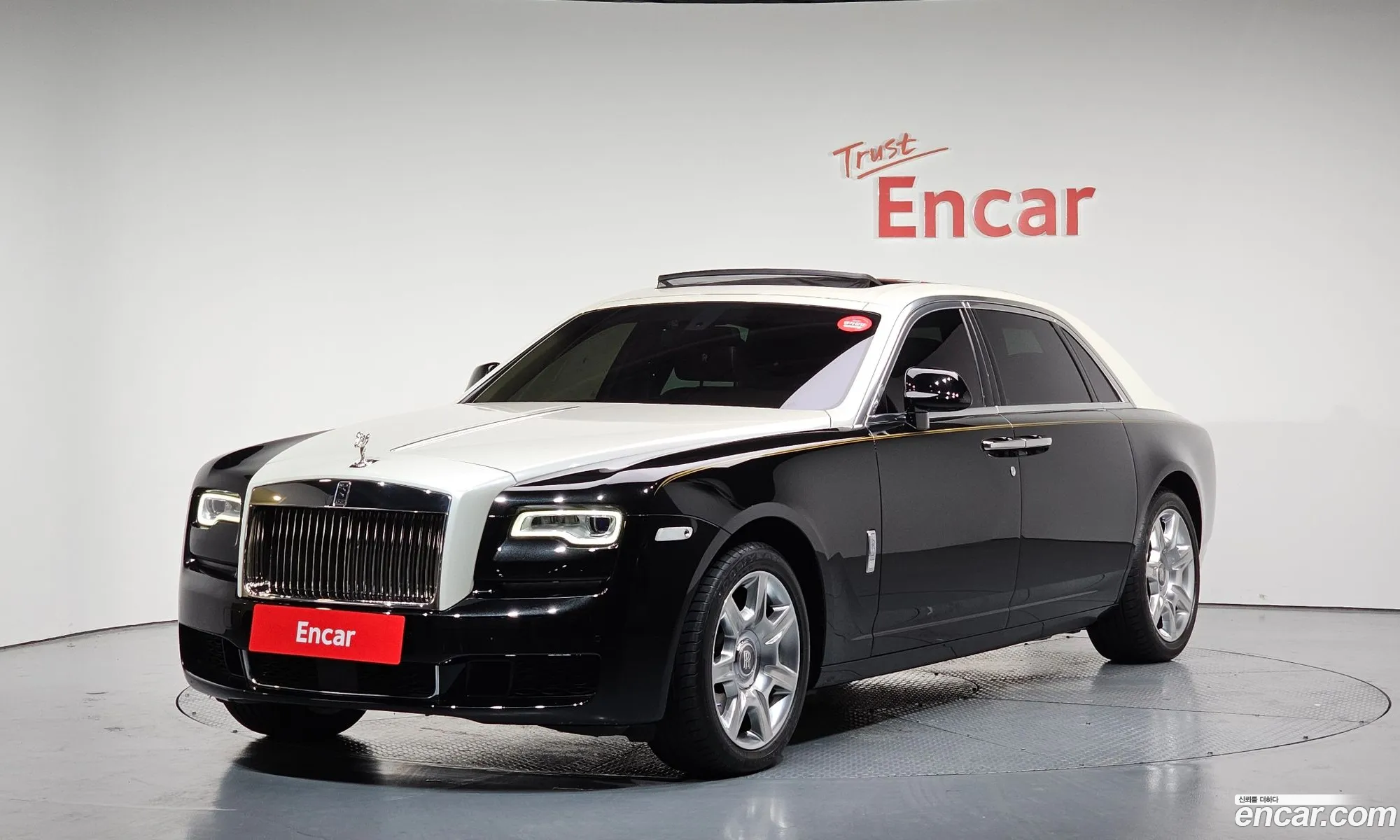 Rolls-Royce Ghost 2018 SCA664L02JUX70326 — 20