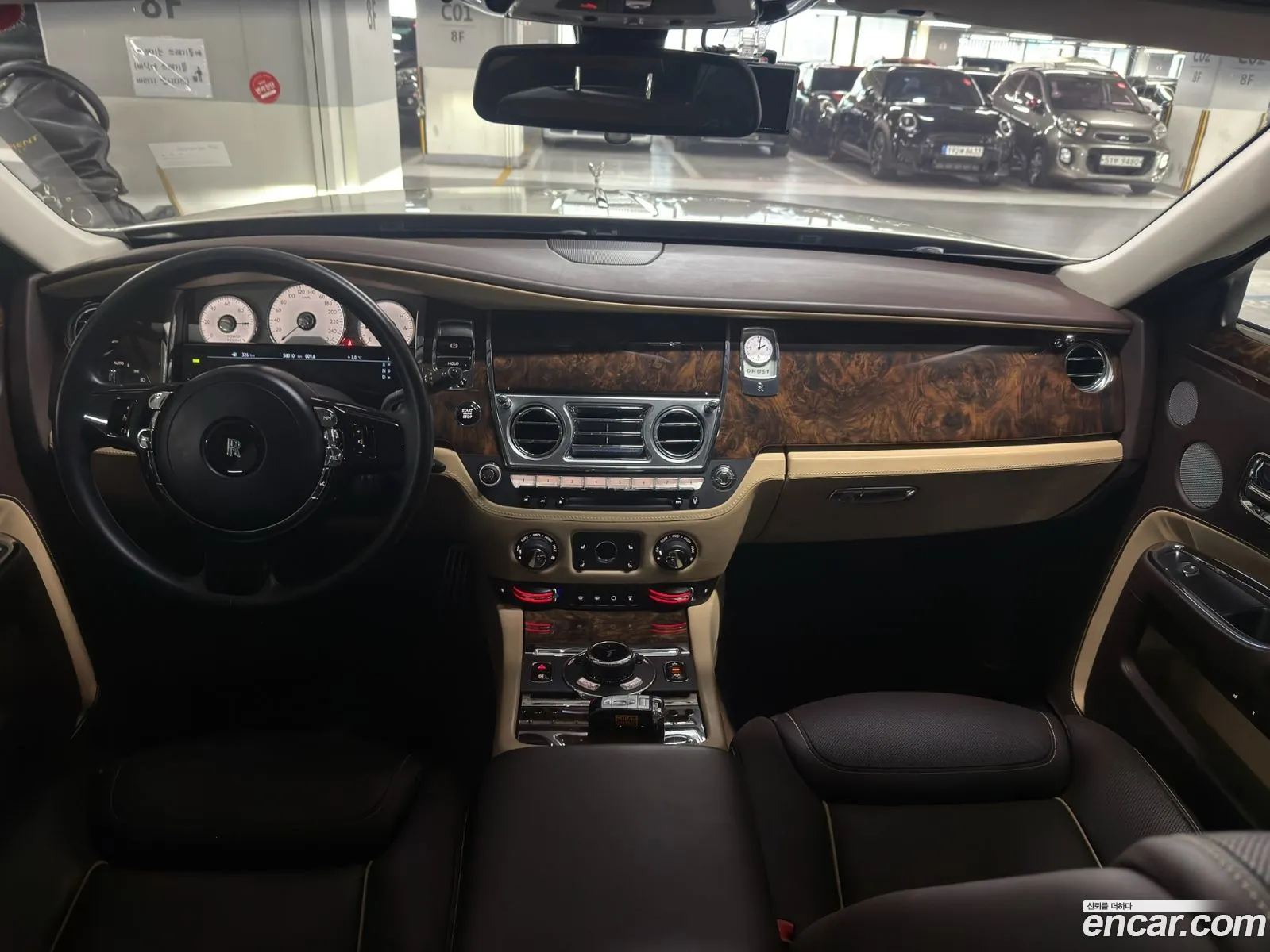 Rolls-Royce Ghost 2018 SCA664L02JUX70326 — 9