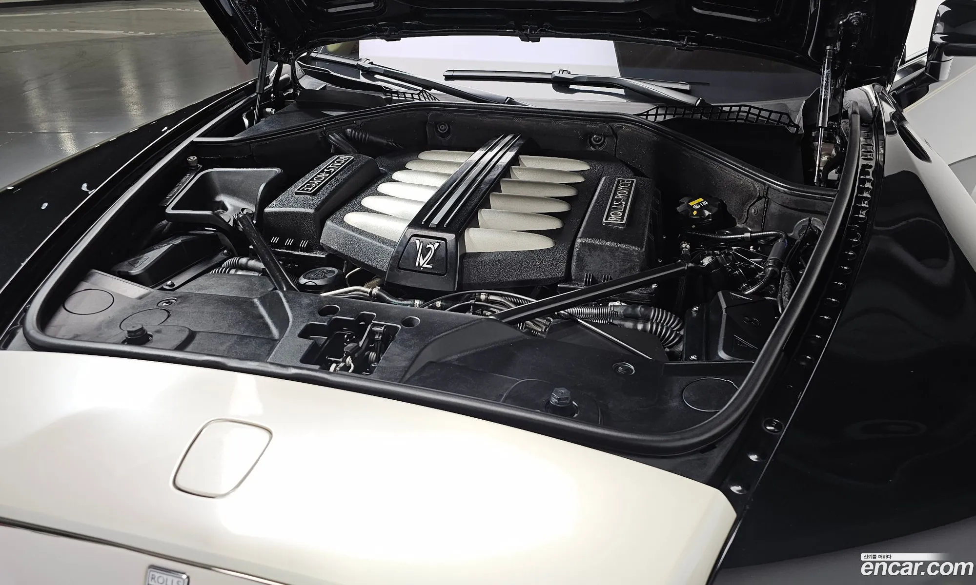 Rolls-Royce Ghost 2018 SCA664L02JUX70326 — 4