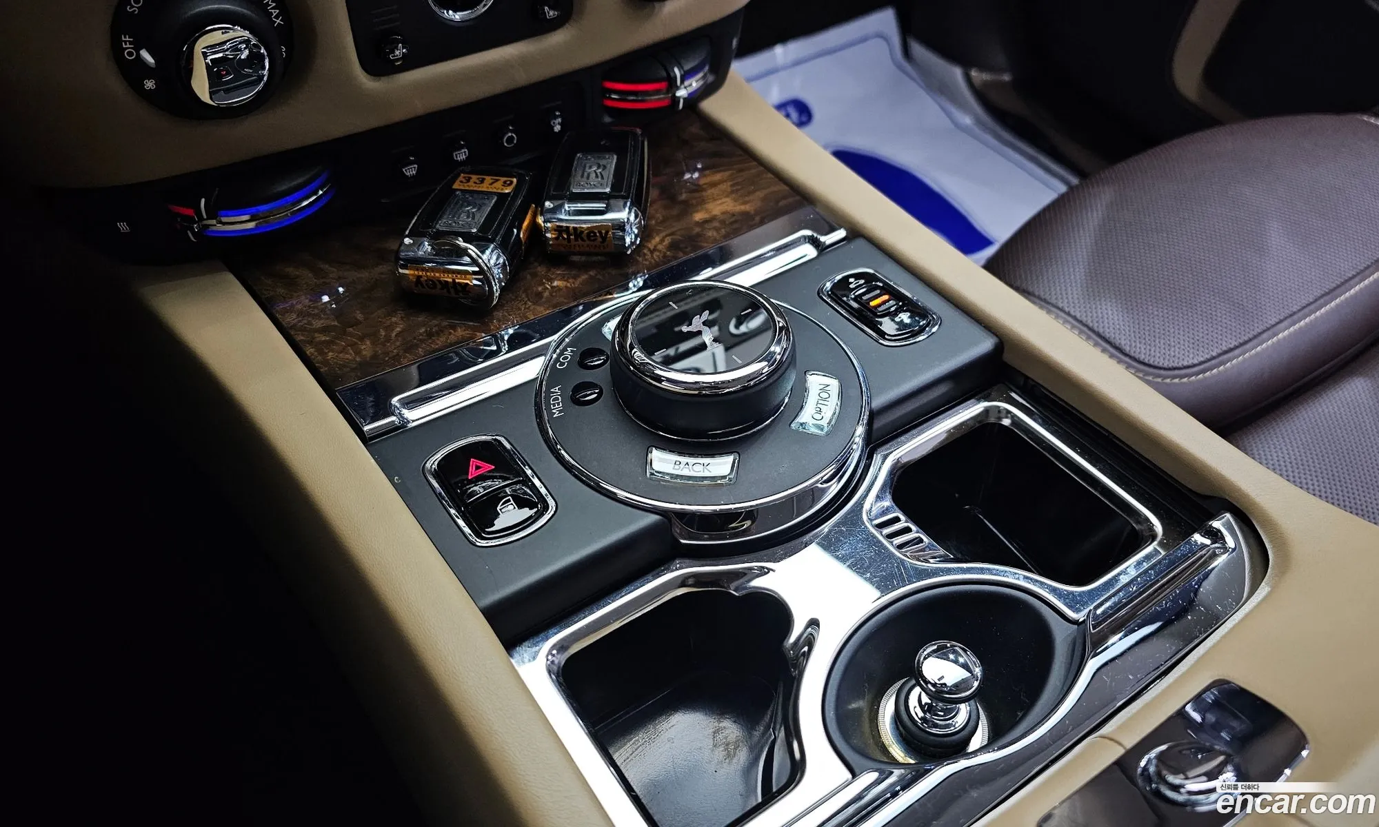 Rolls-Royce Ghost 2018 SCA664L02JUX70326 — 19