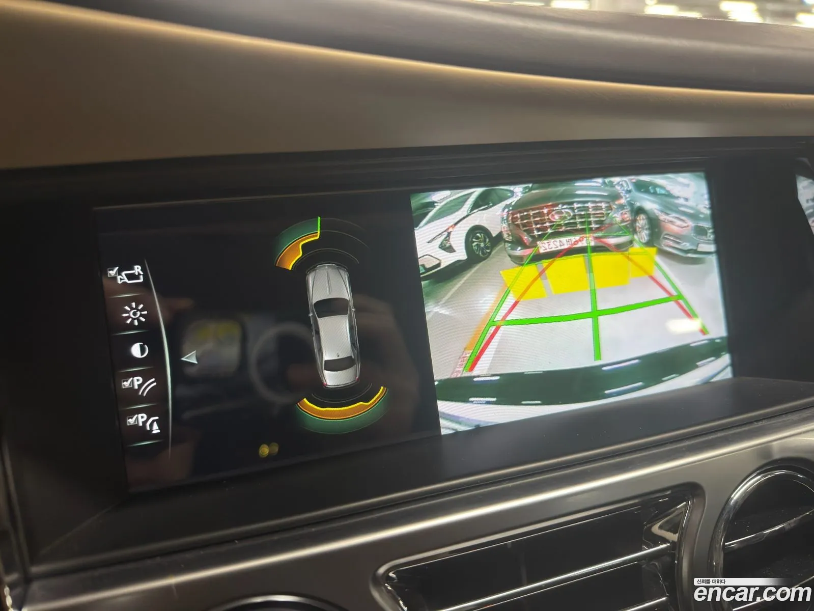 Rolls-Royce Ghost 2018 SCA664L02JUX70326 — 15