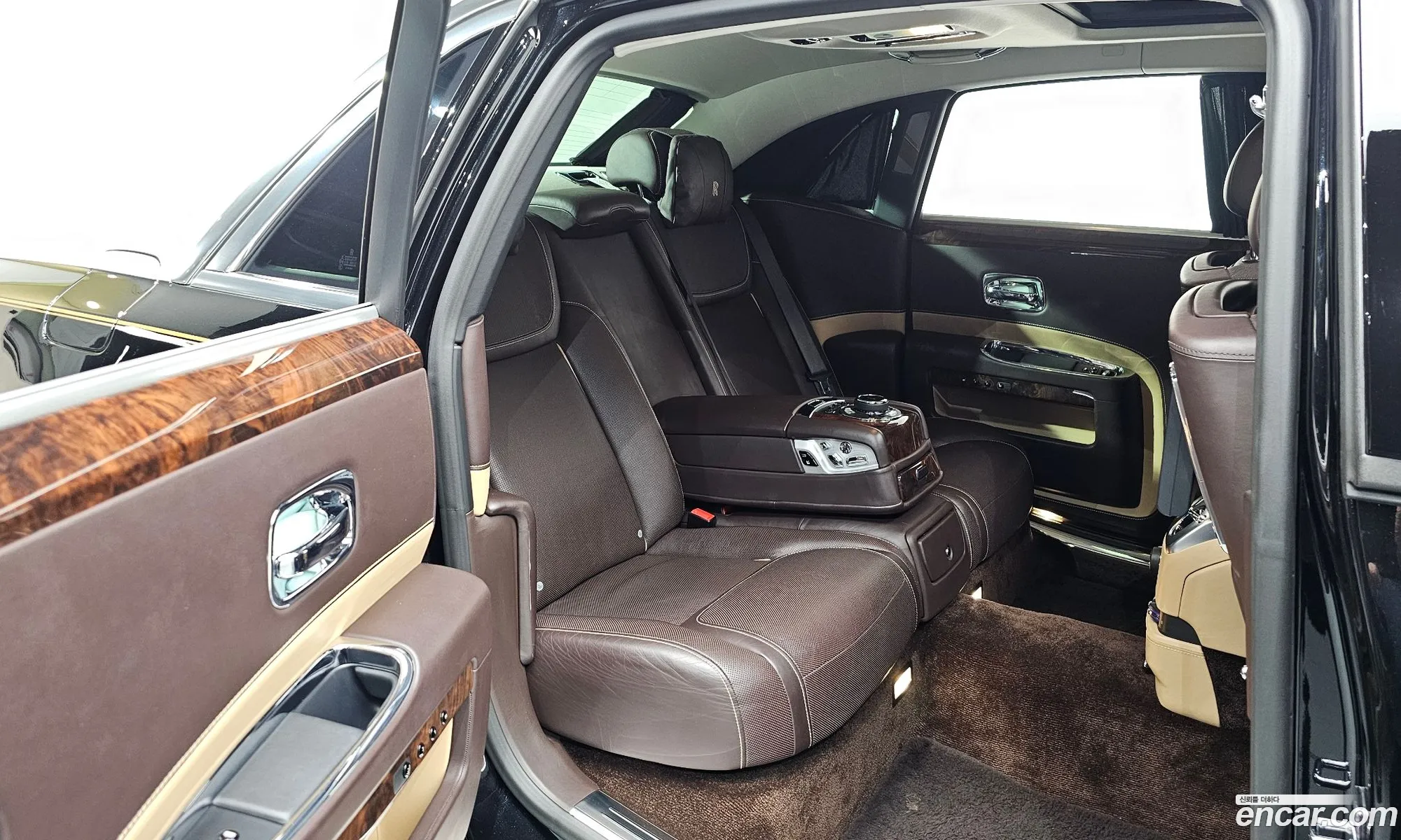 Rolls-Royce Ghost 2018 SCA664L02JUX70326 — 6