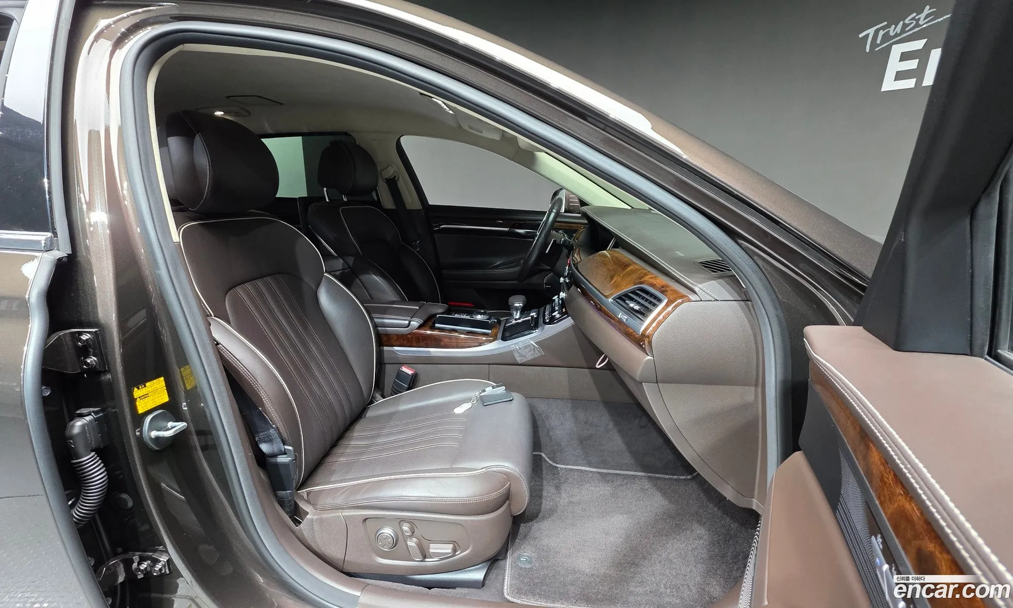 Genesis EQ900 2016 — 7