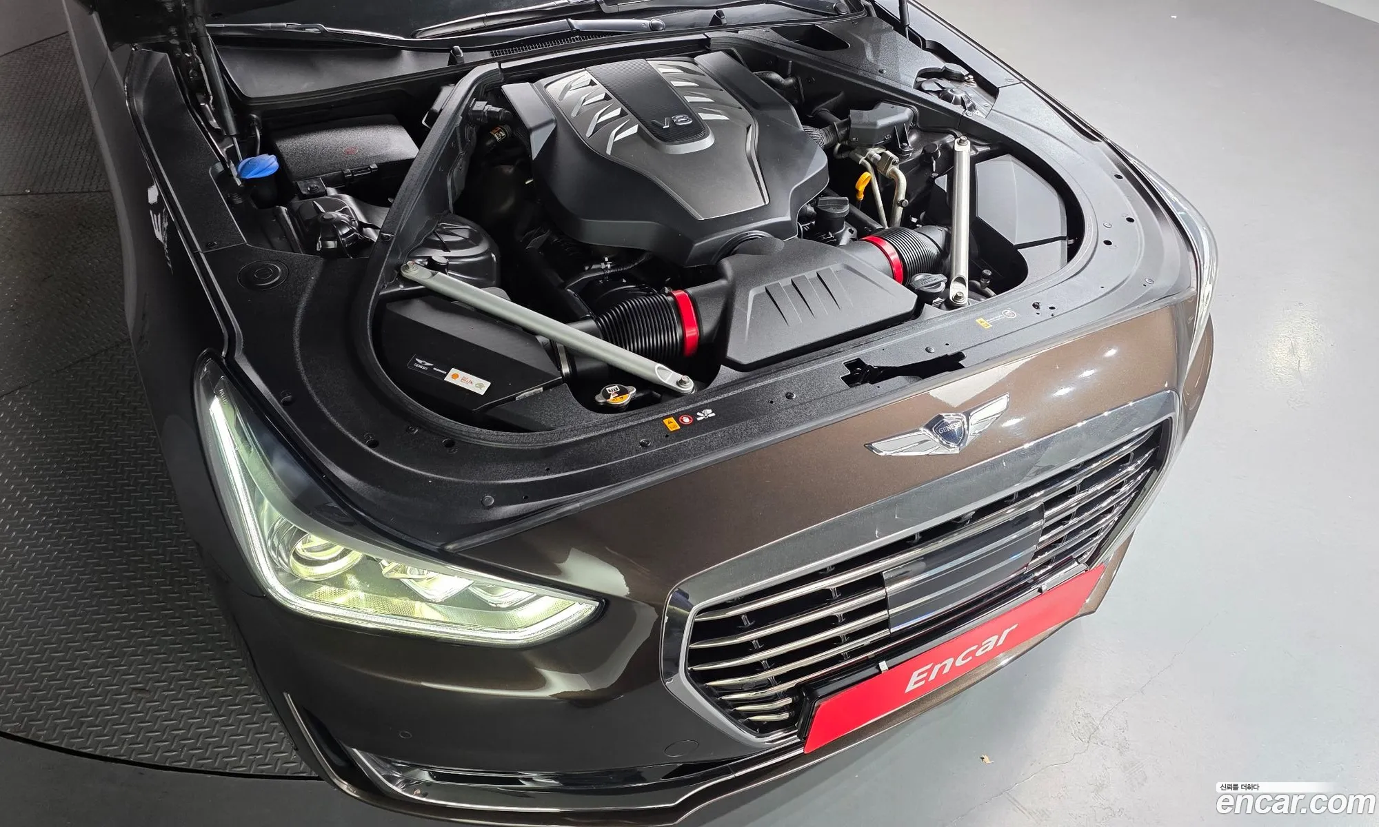 Genesis EQ900 2016 — 13