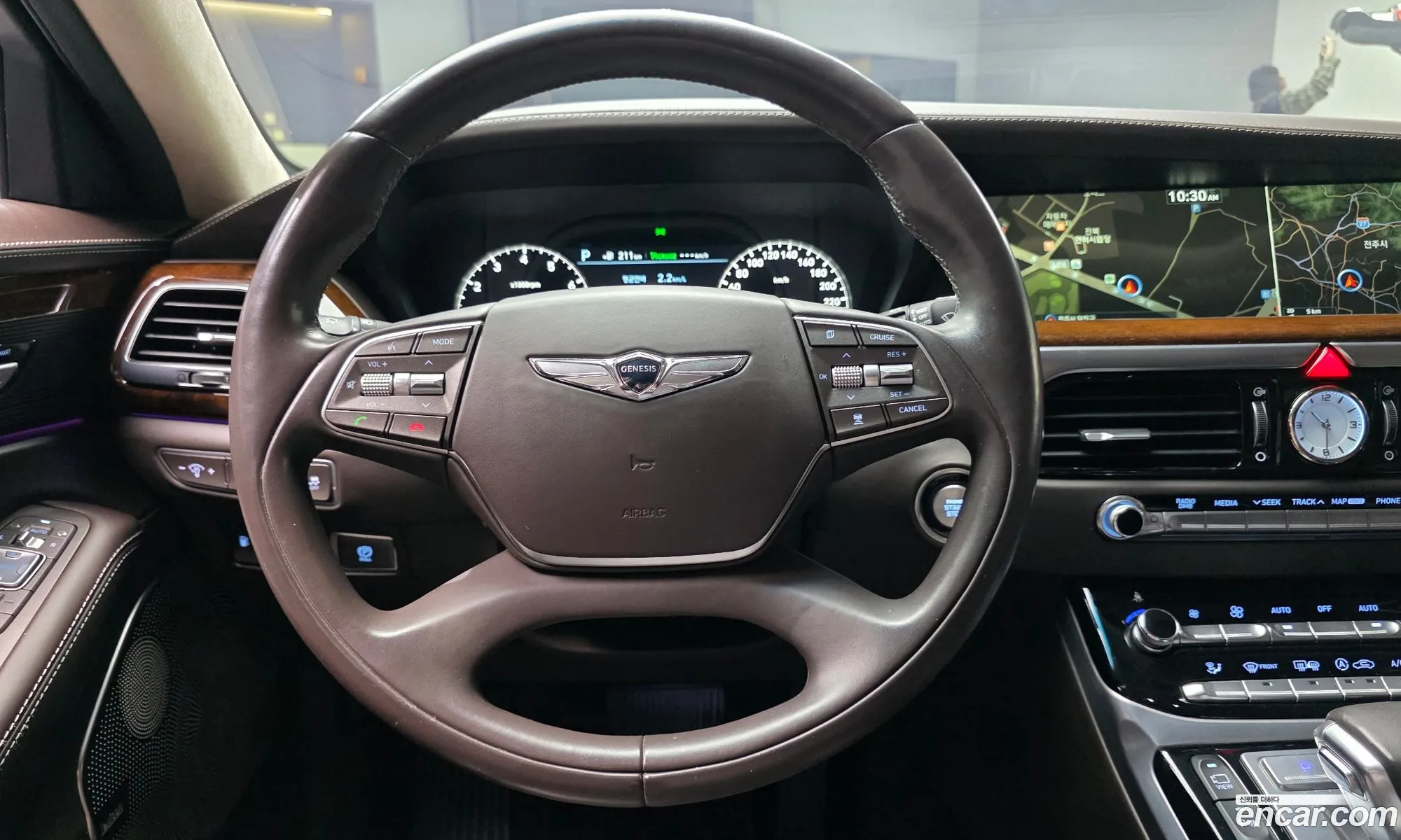 Genesis EQ900 2016 — 4