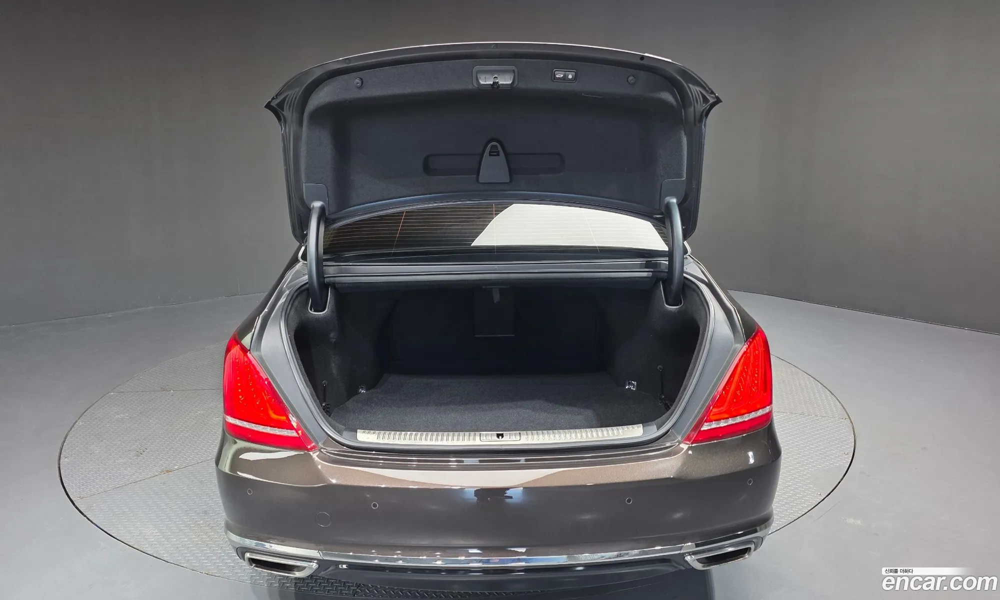 Genesis EQ900 2016 — 15