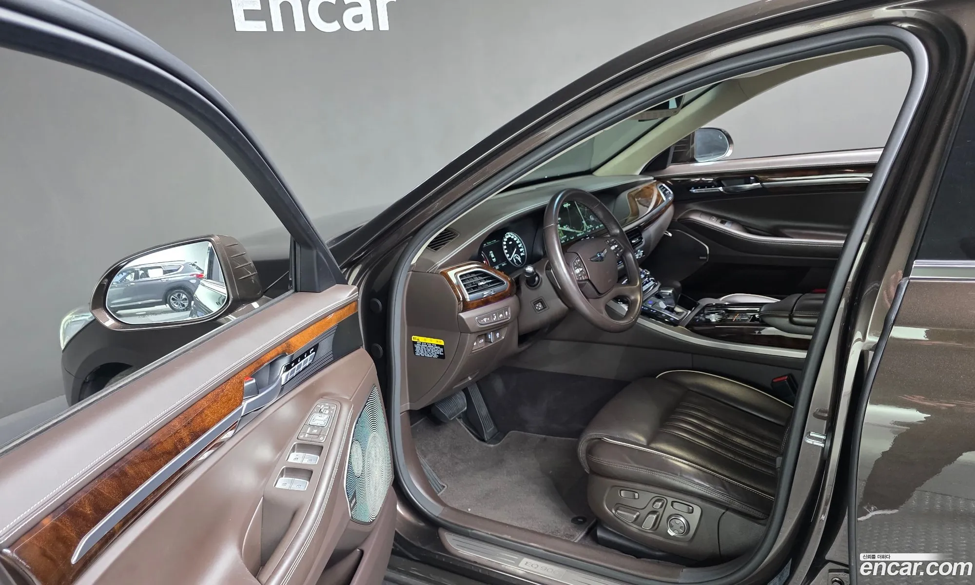 Genesis EQ900 2016 — 3