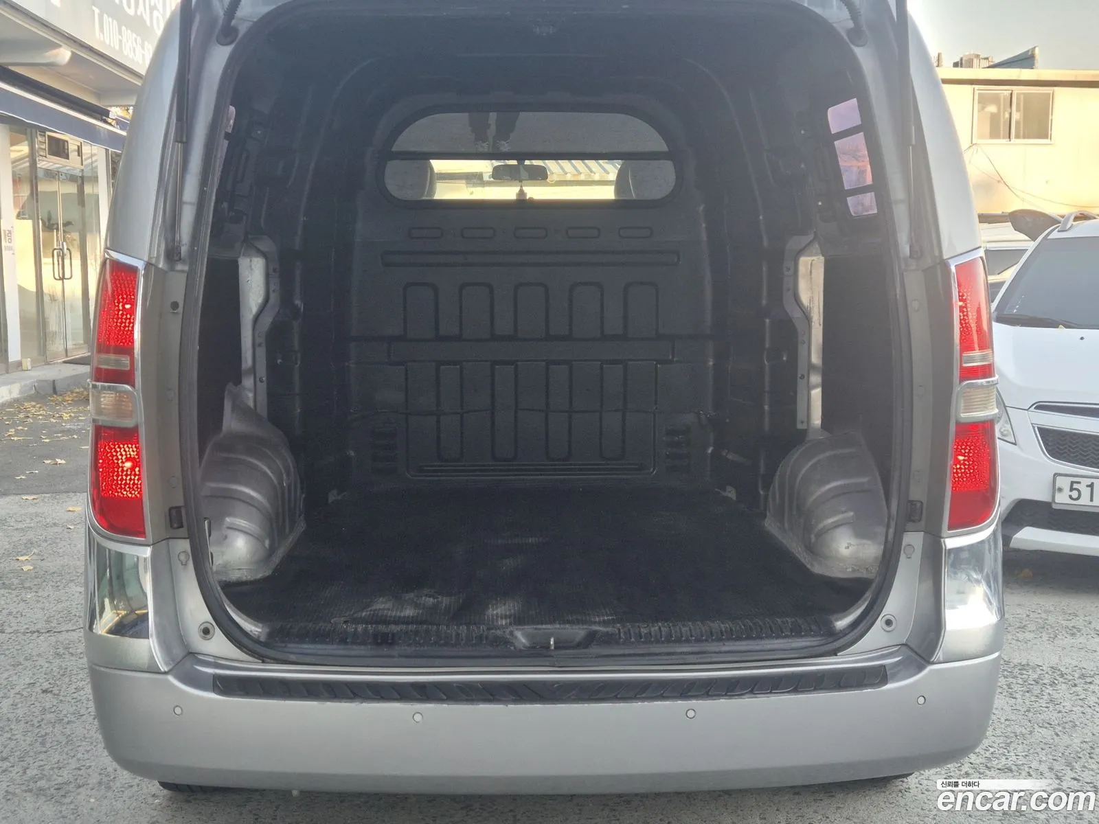Hyundai Grand Starex 2012 — 17