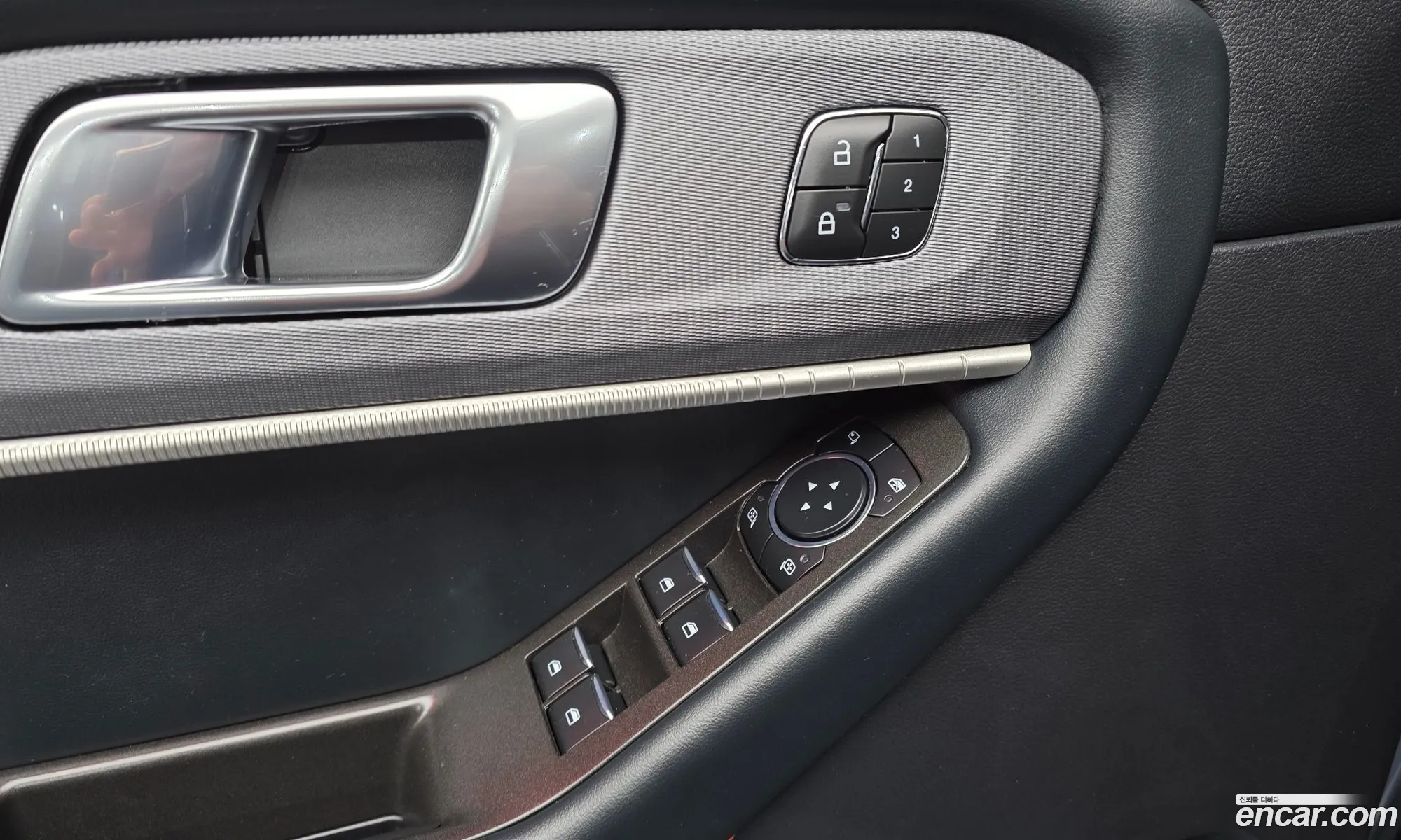 Ford Explorer 6th Gen 2024 1FMUK8KH5SGA73089 — 17
