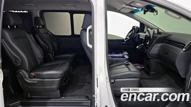 Hyundai Staria 2022 — 14