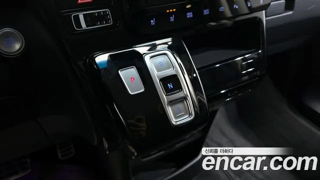 Hyundai Staria 2022 — 2
