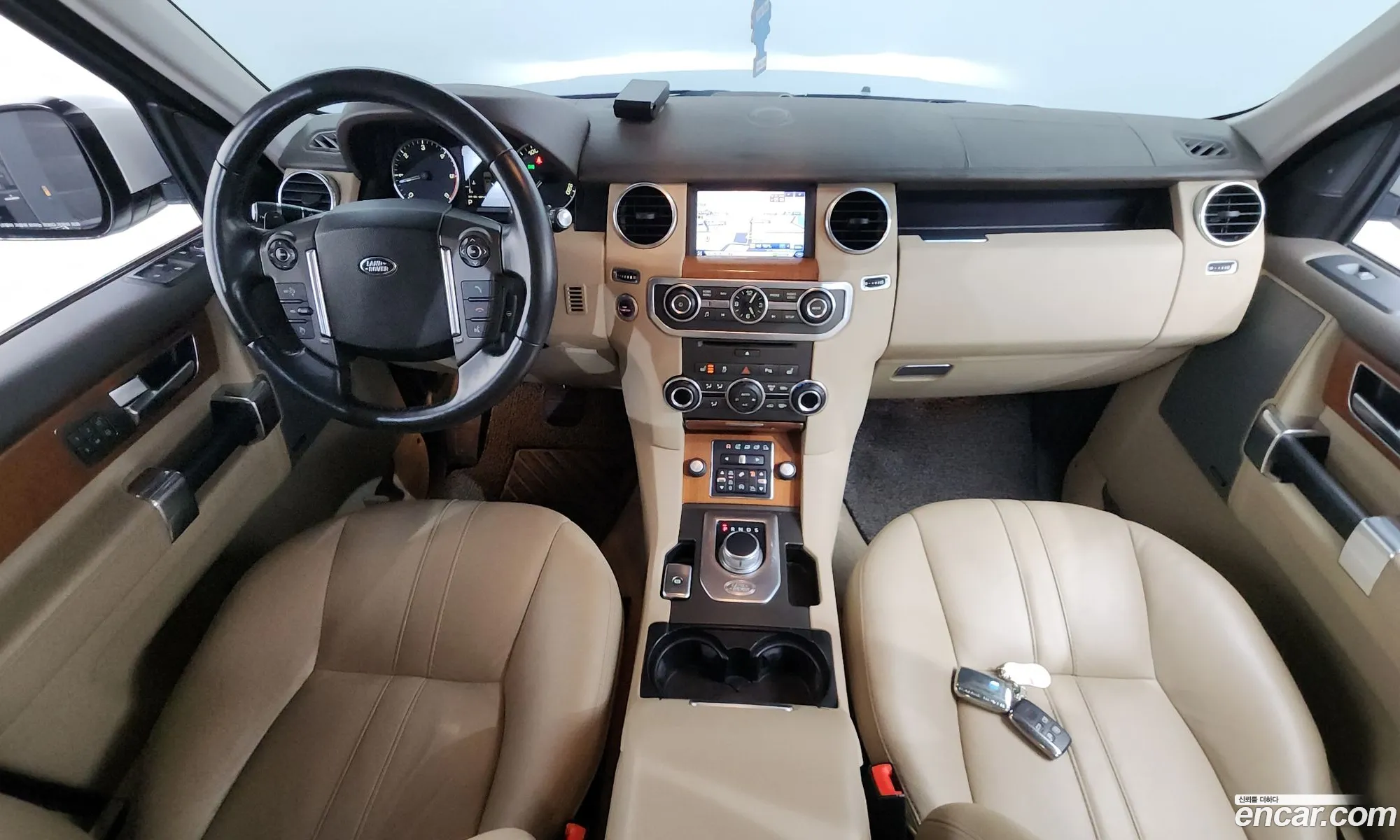 Land Rover Discovery 4 2015 SALLAAAG6FA749156 — 9