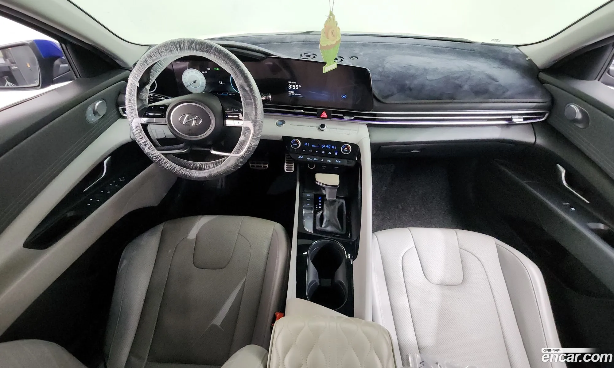 Hyundai Elantra Hybrid 2020 — 17