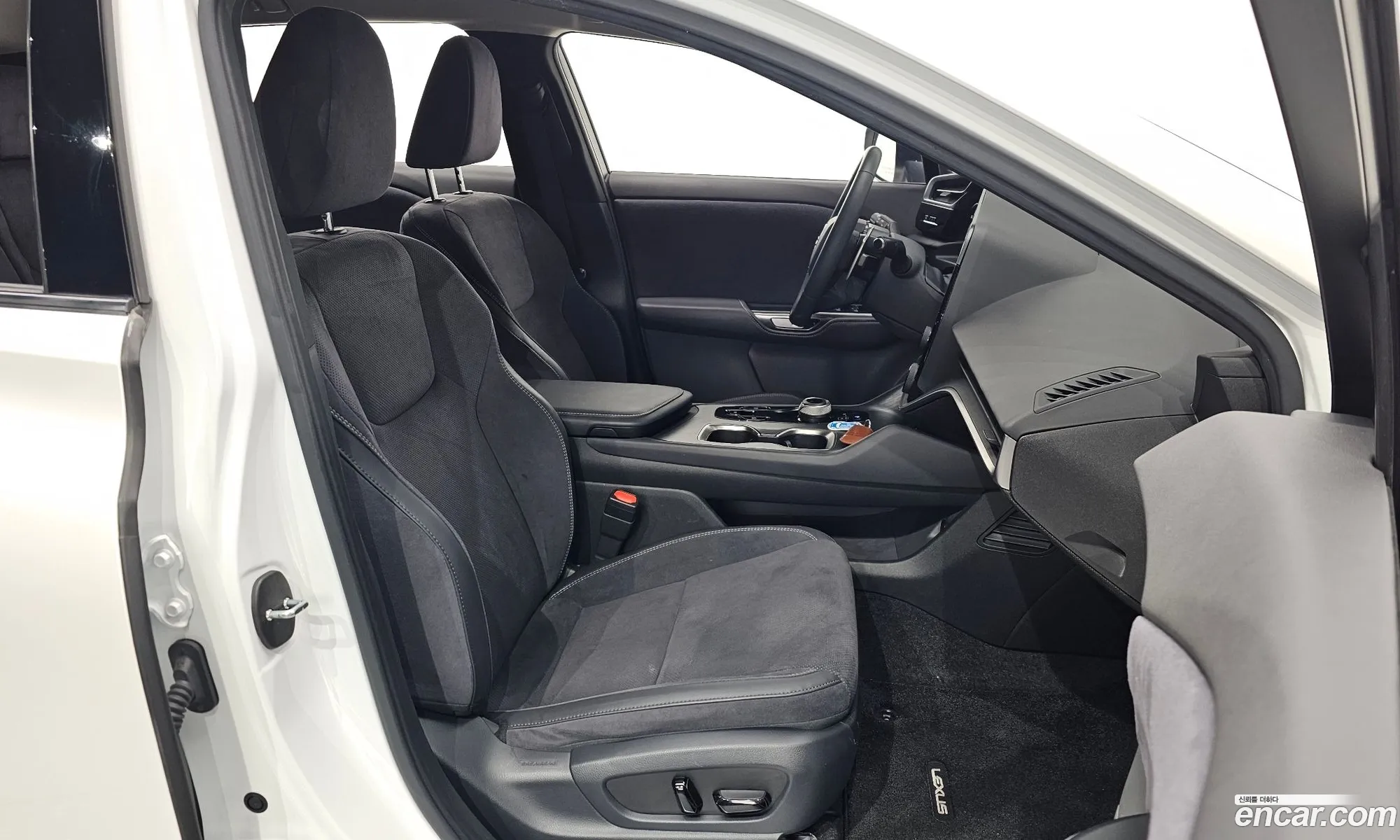 Lexus RZ450e 2023 JTJAABAB8PA015893 — 9