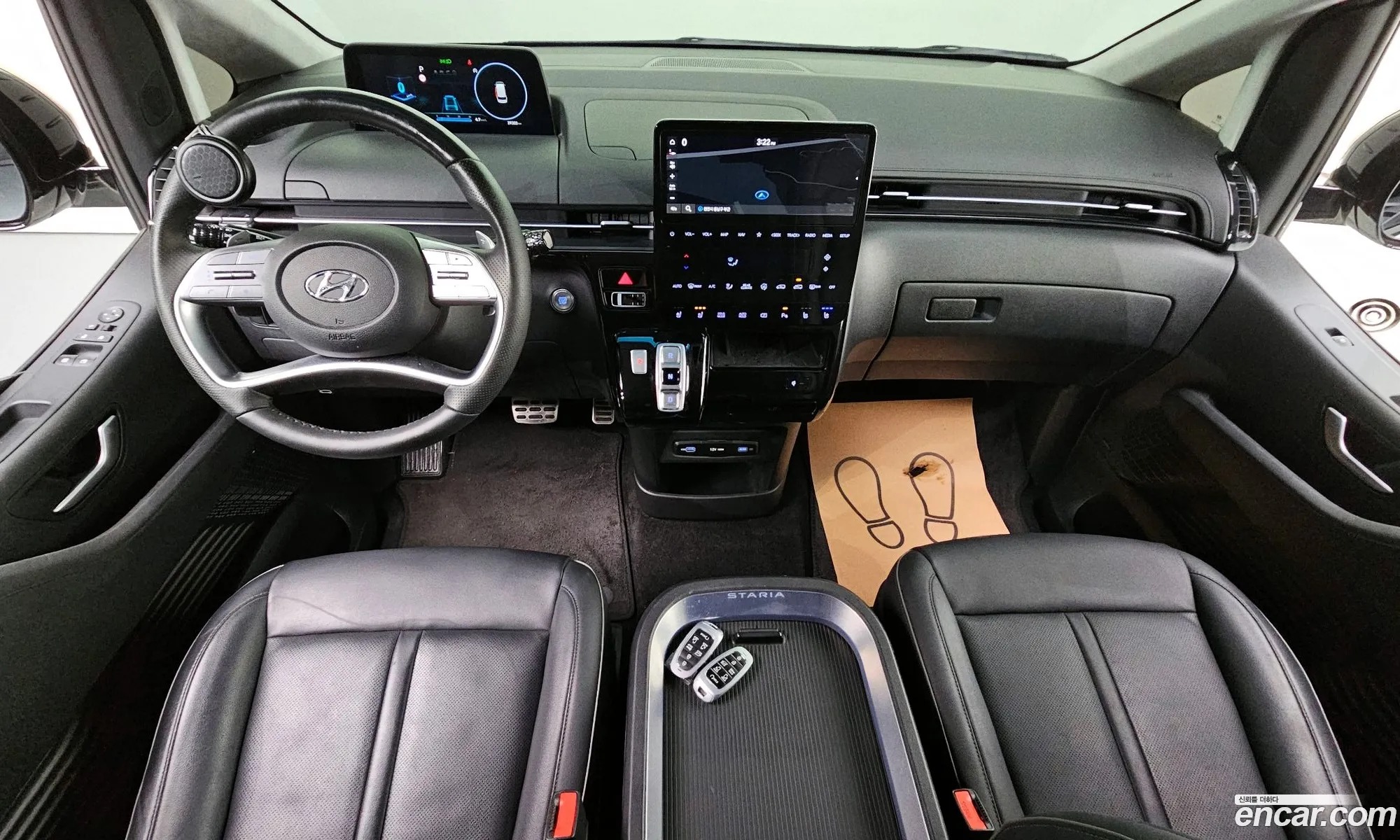 Hyundai Staria 2024 — 2