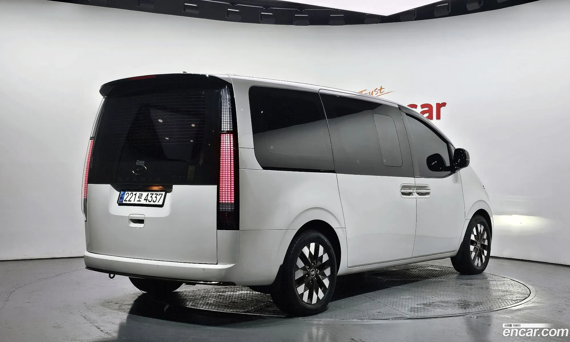 Hyundai Staria 2024 — 16