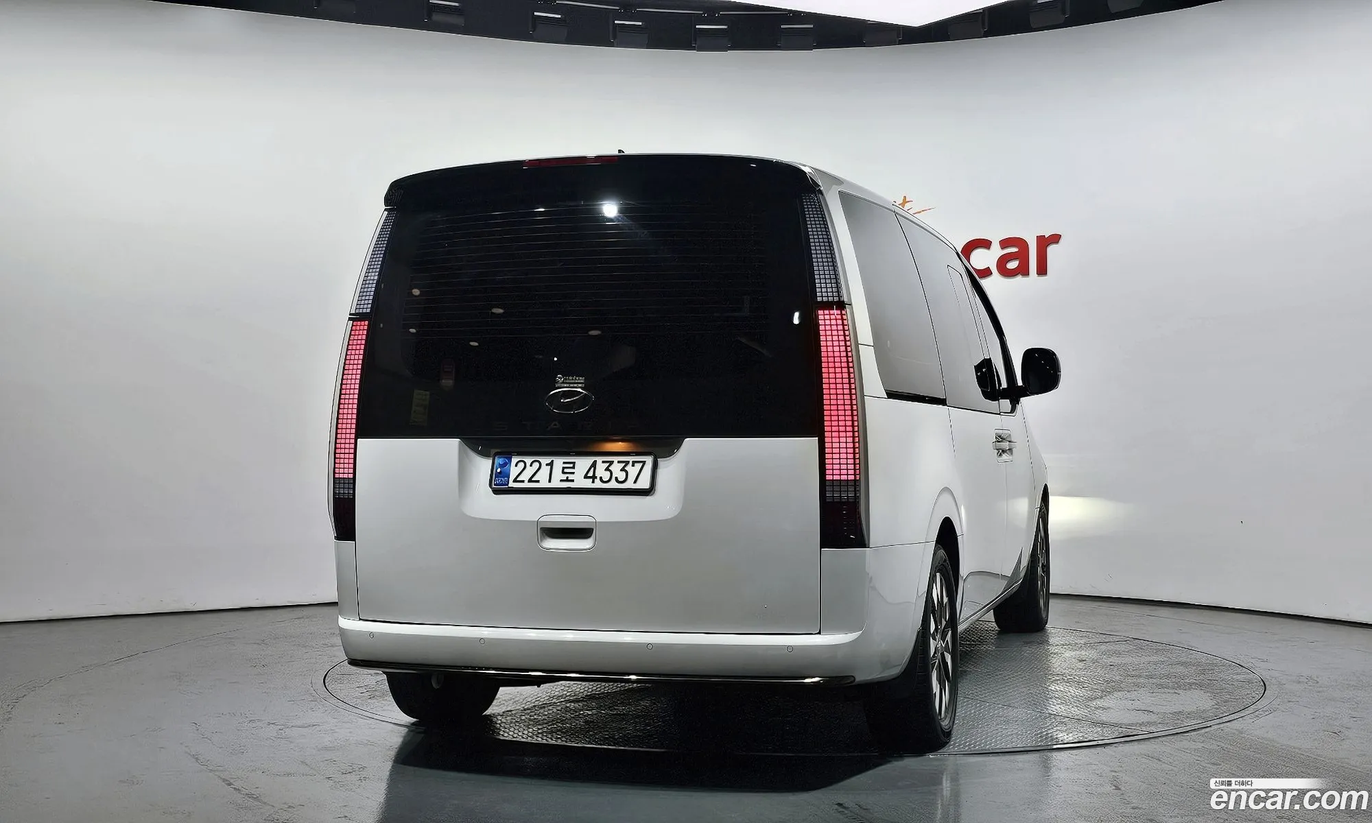 Hyundai Staria 2024 — 7