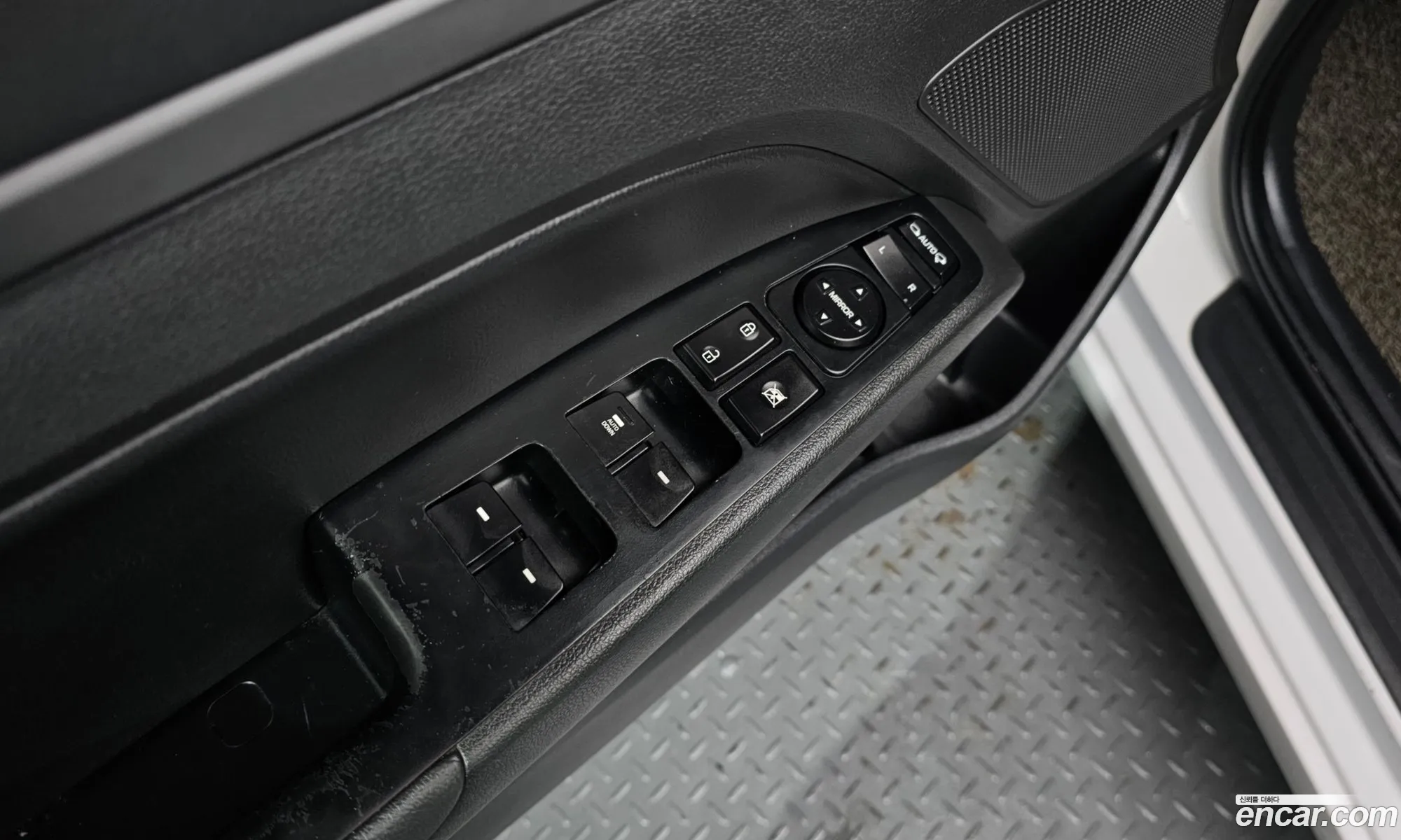 Hyundai Elantra AD 2016 — 17