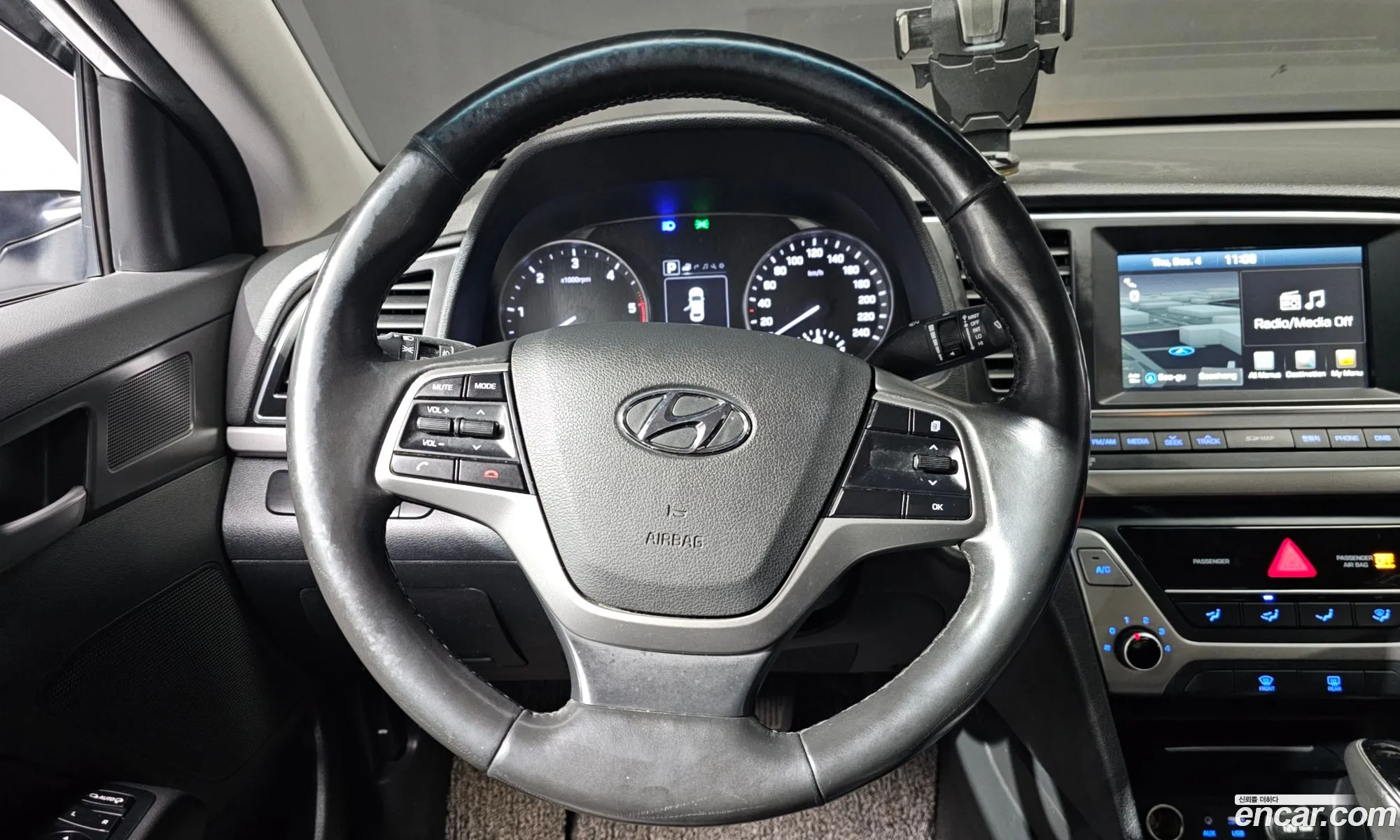 Hyundai Elantra AD 2016 — 6