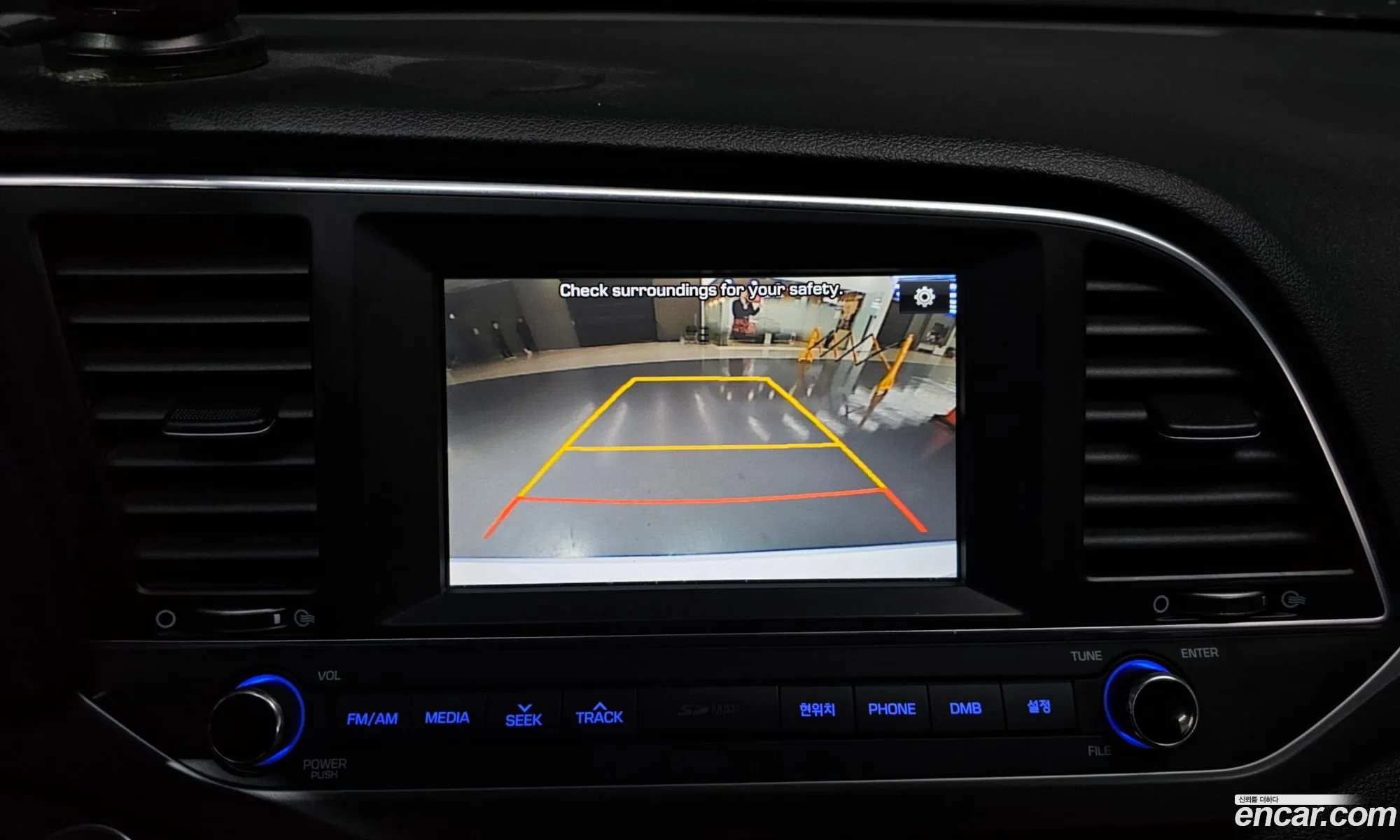 Hyundai Elantra AD 2016 — 19