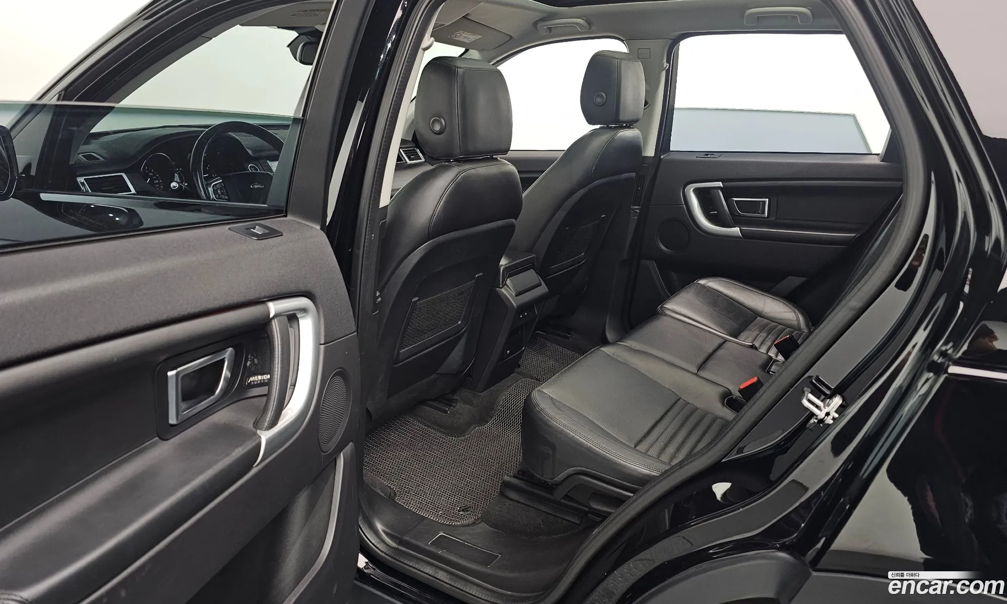 Land Rover Discovery Sport 2018 — 12