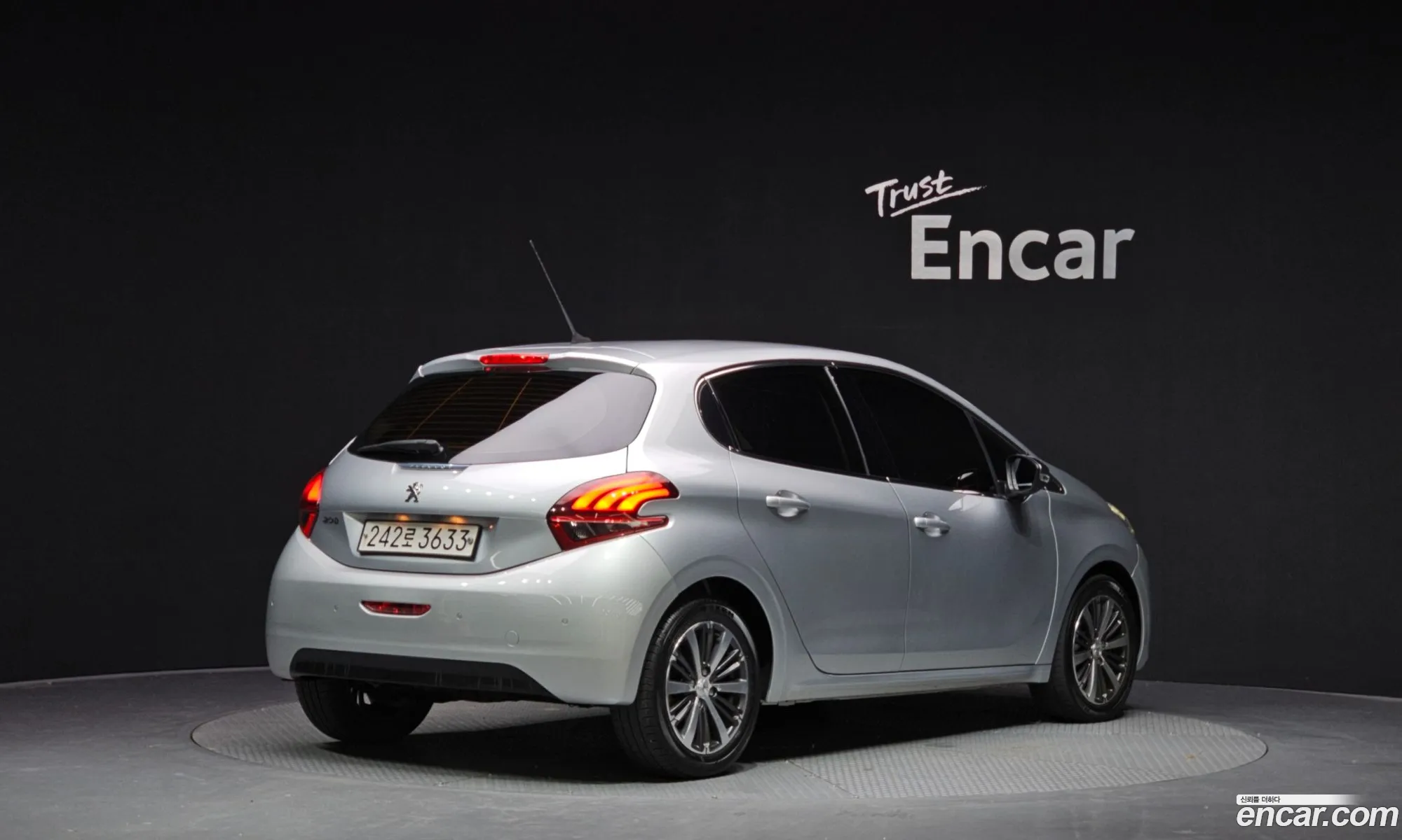 Peugeot 208 2018 VF3CCBHYMKW000293 — 10
