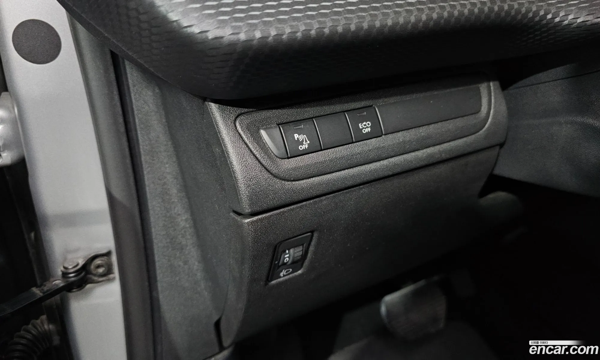 Peugeot 208 2018 VF3CCBHYMKW000293 — 7