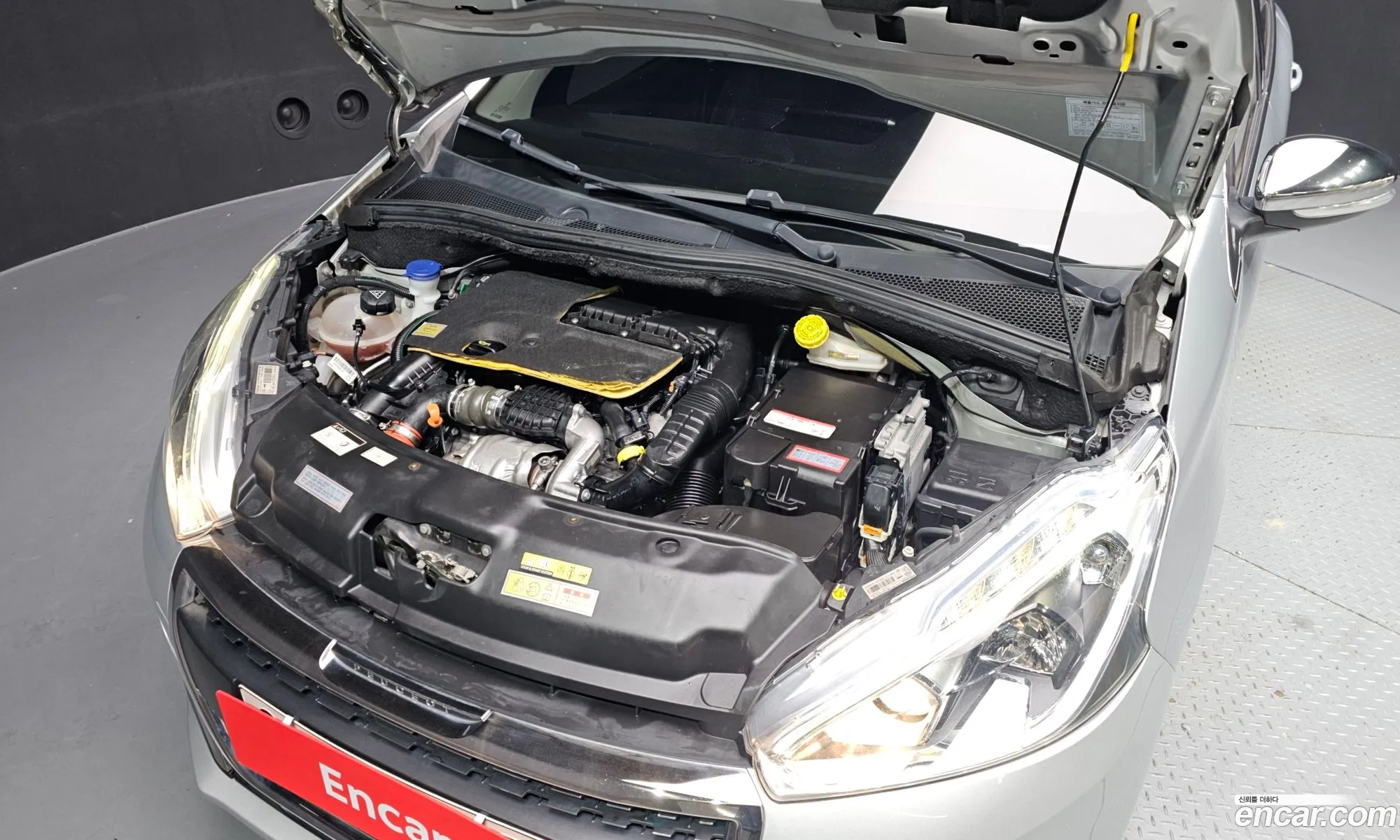 Peugeot 208 2018 VF3CCBHYMKW000293 — 9