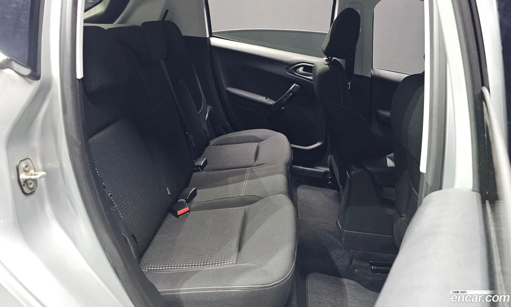 Peugeot 208 2018 VF3CCBHYMKW000293 — 14