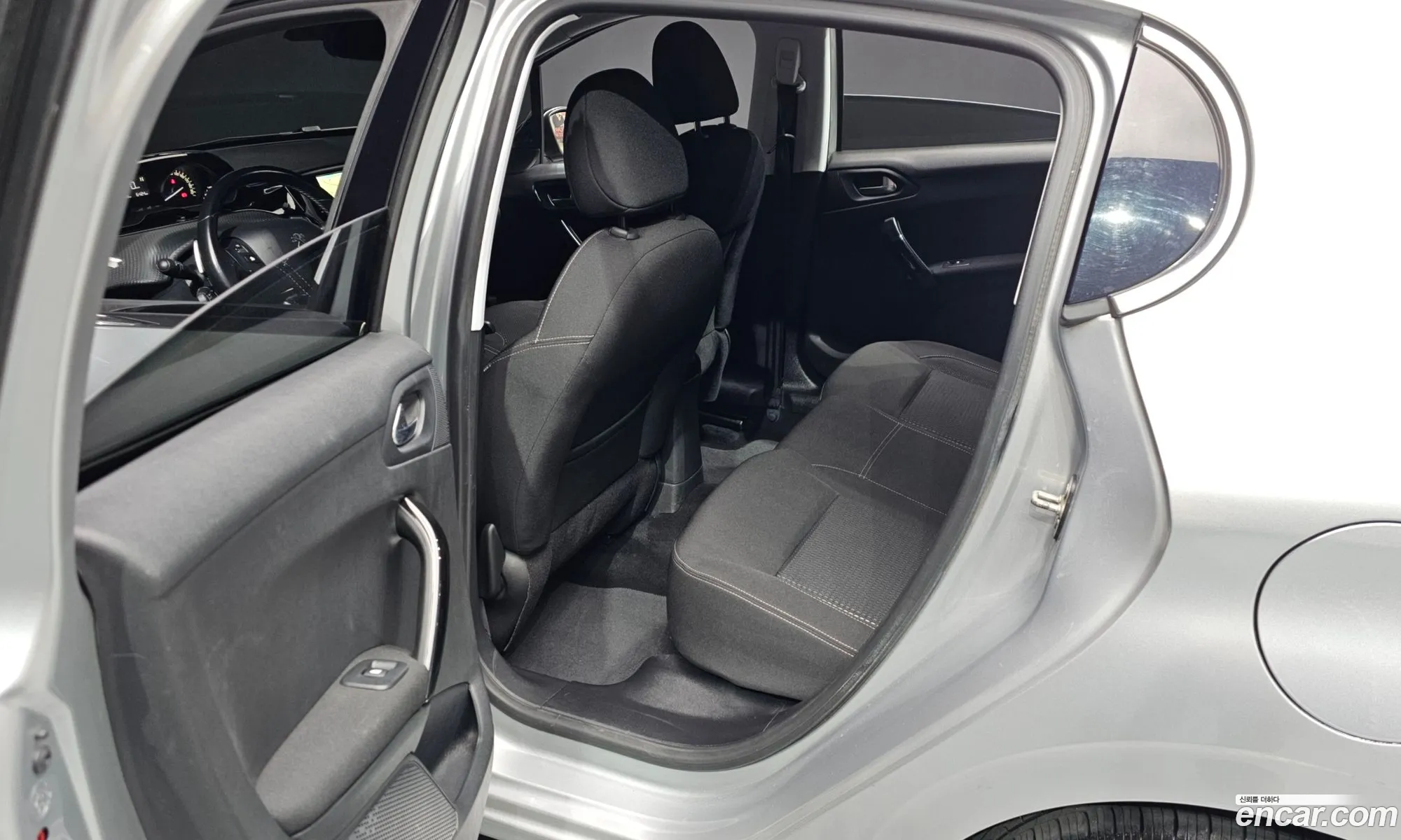 Peugeot 208 2018 VF3CCBHYMKW000293 — 12
