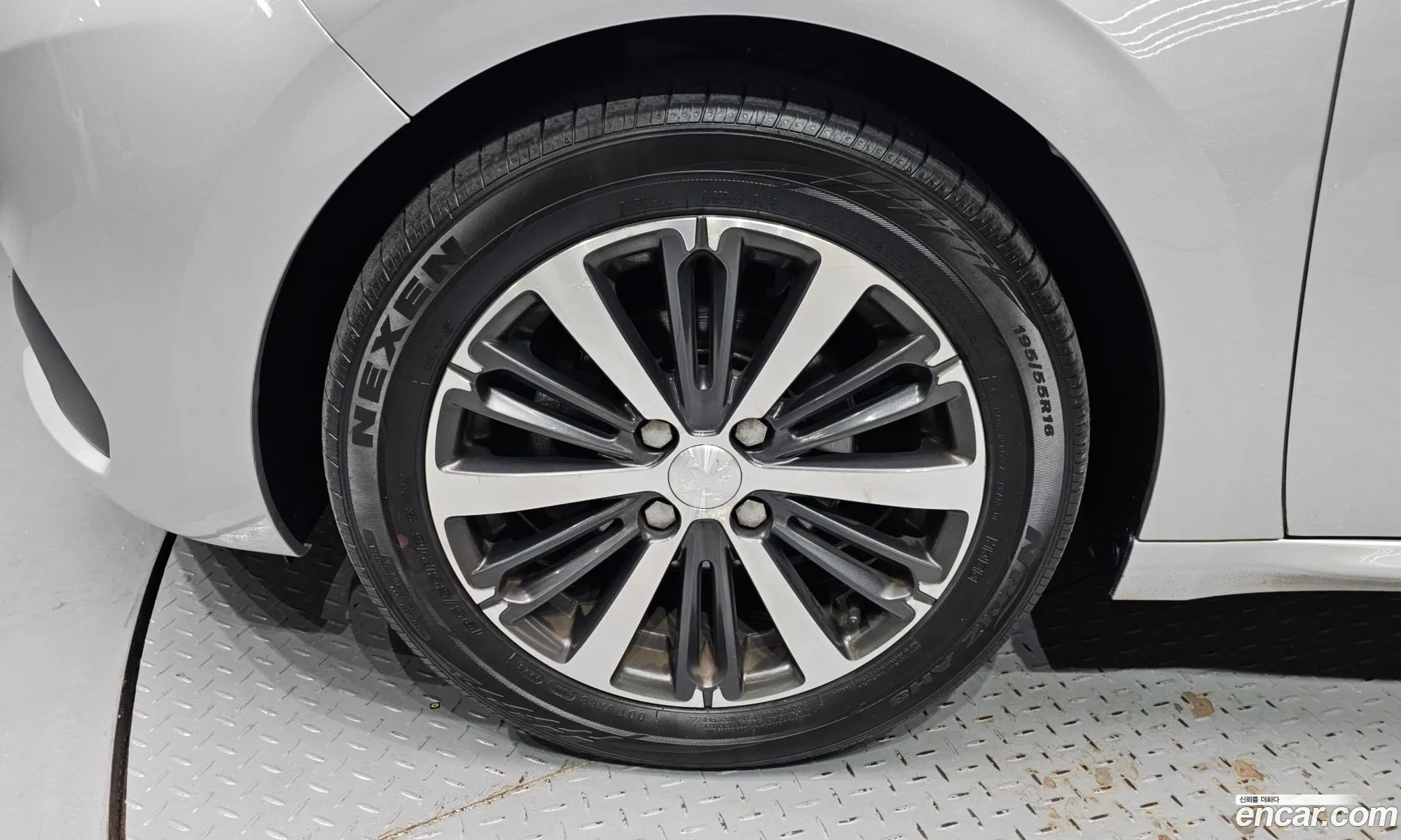 Peugeot 208 2018 VF3CCBHYMKW000293 — 17