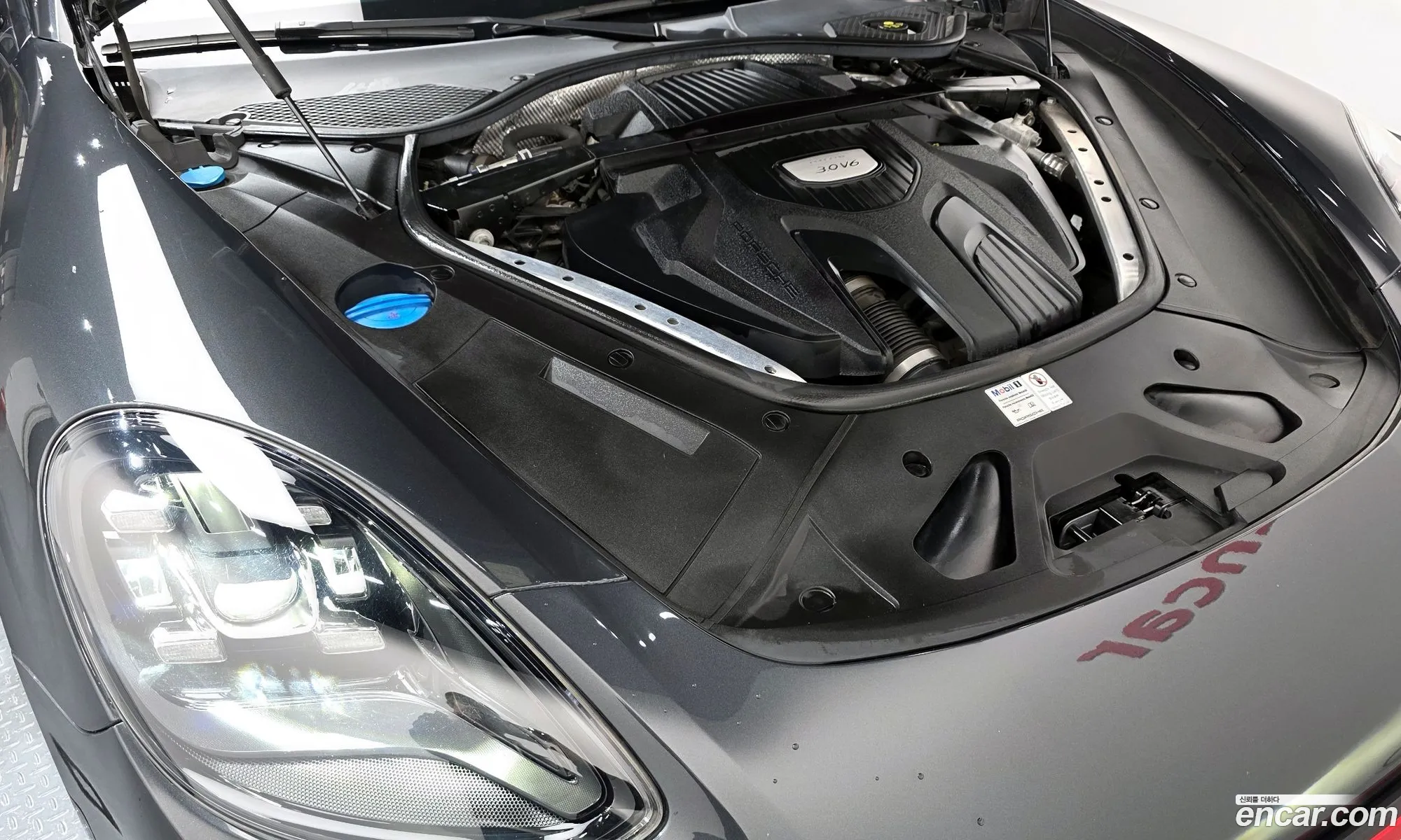 Porsche Panamera 2018 WP0AA297XJL112219 — 17