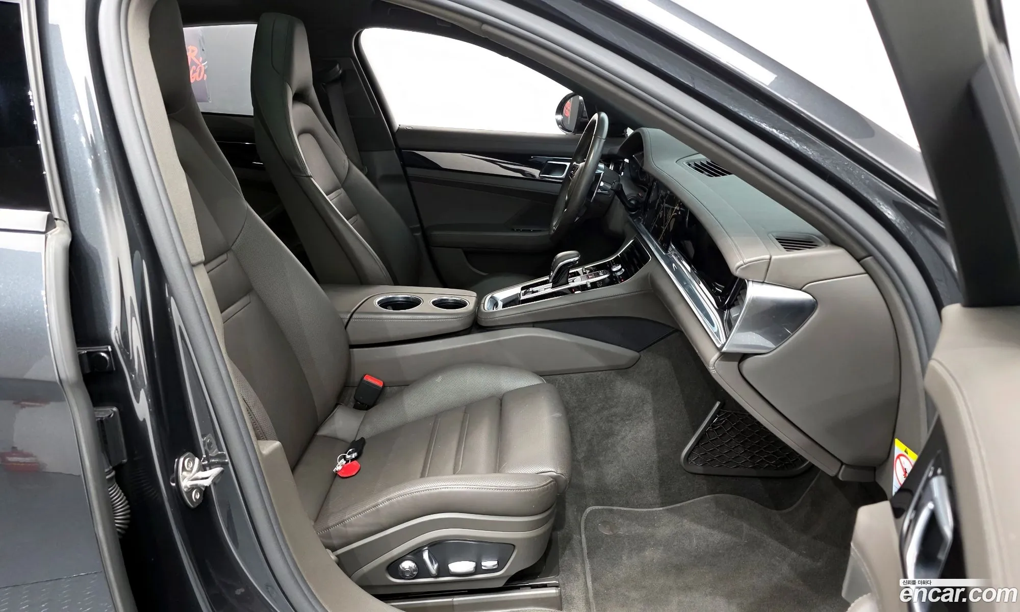Porsche Panamera 2018 WP0AA297XJL112219 — 20