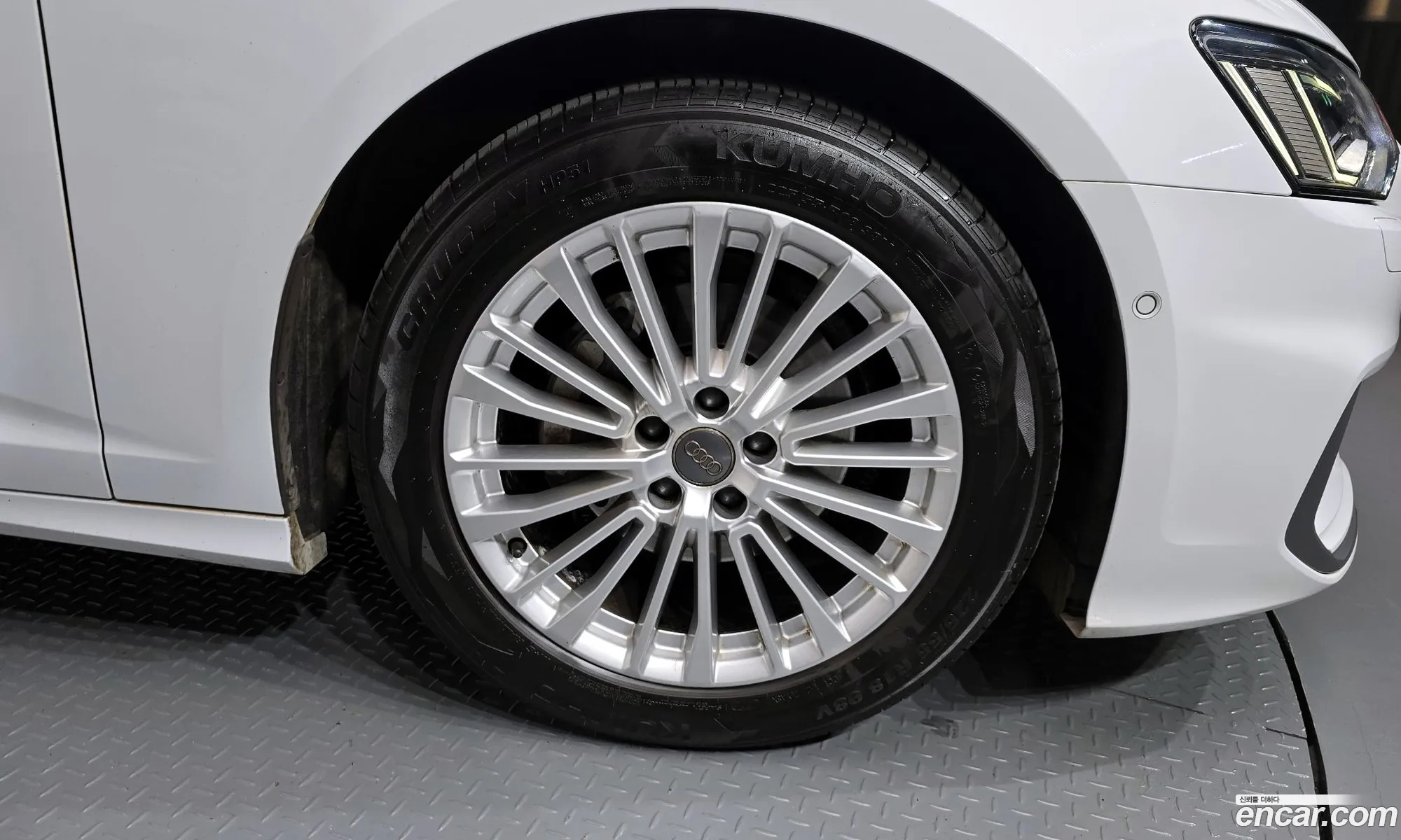 Audi A6 2020 WAUZZZF20LN026340 — 12