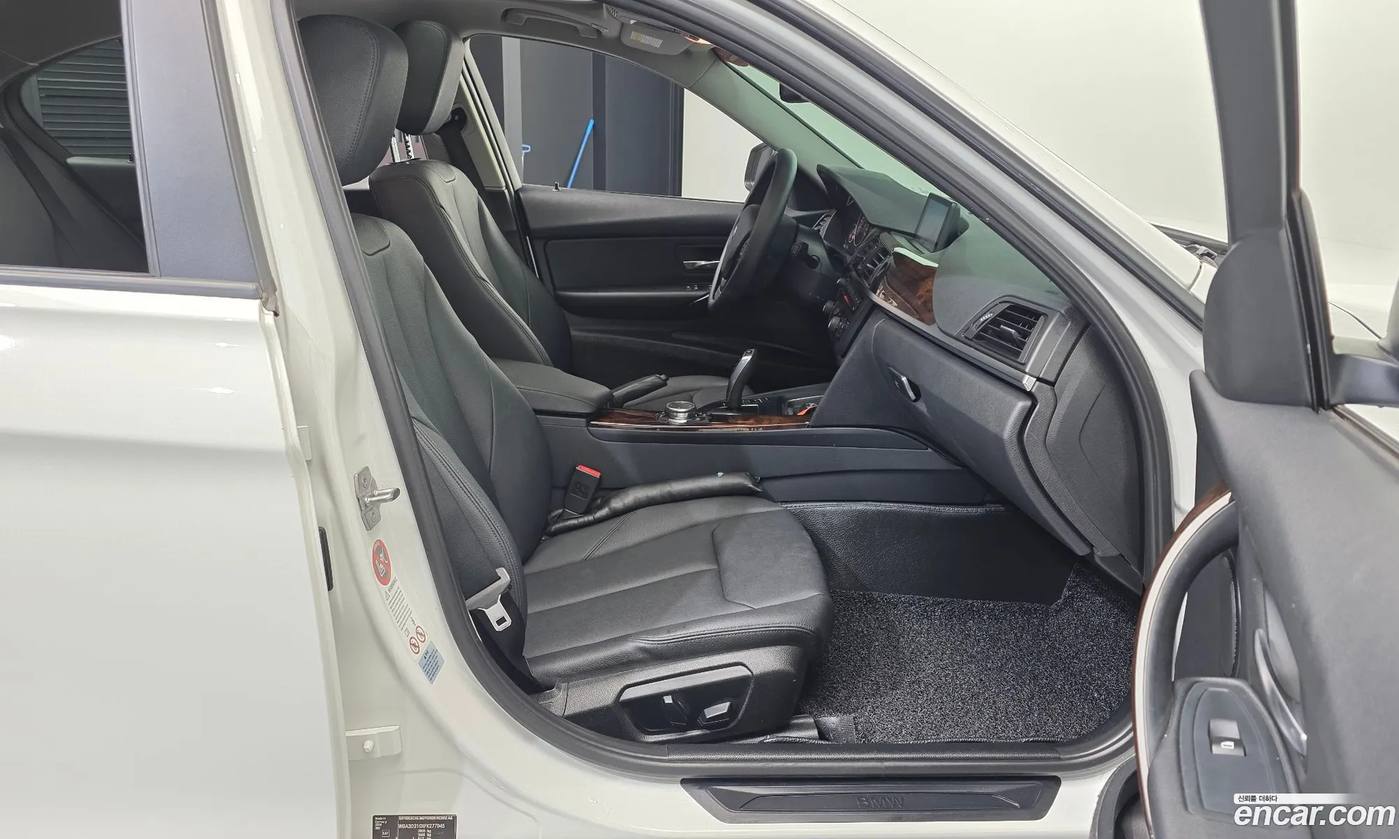 BMW 3 Series 2015 WBA3D310XFK277945 — 16