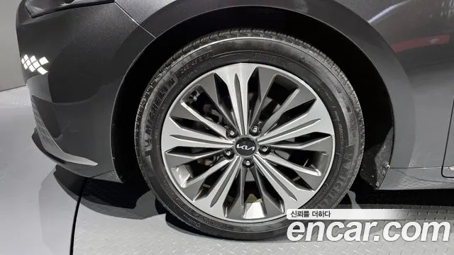 Kia K8 Hybrid 2022 — 16