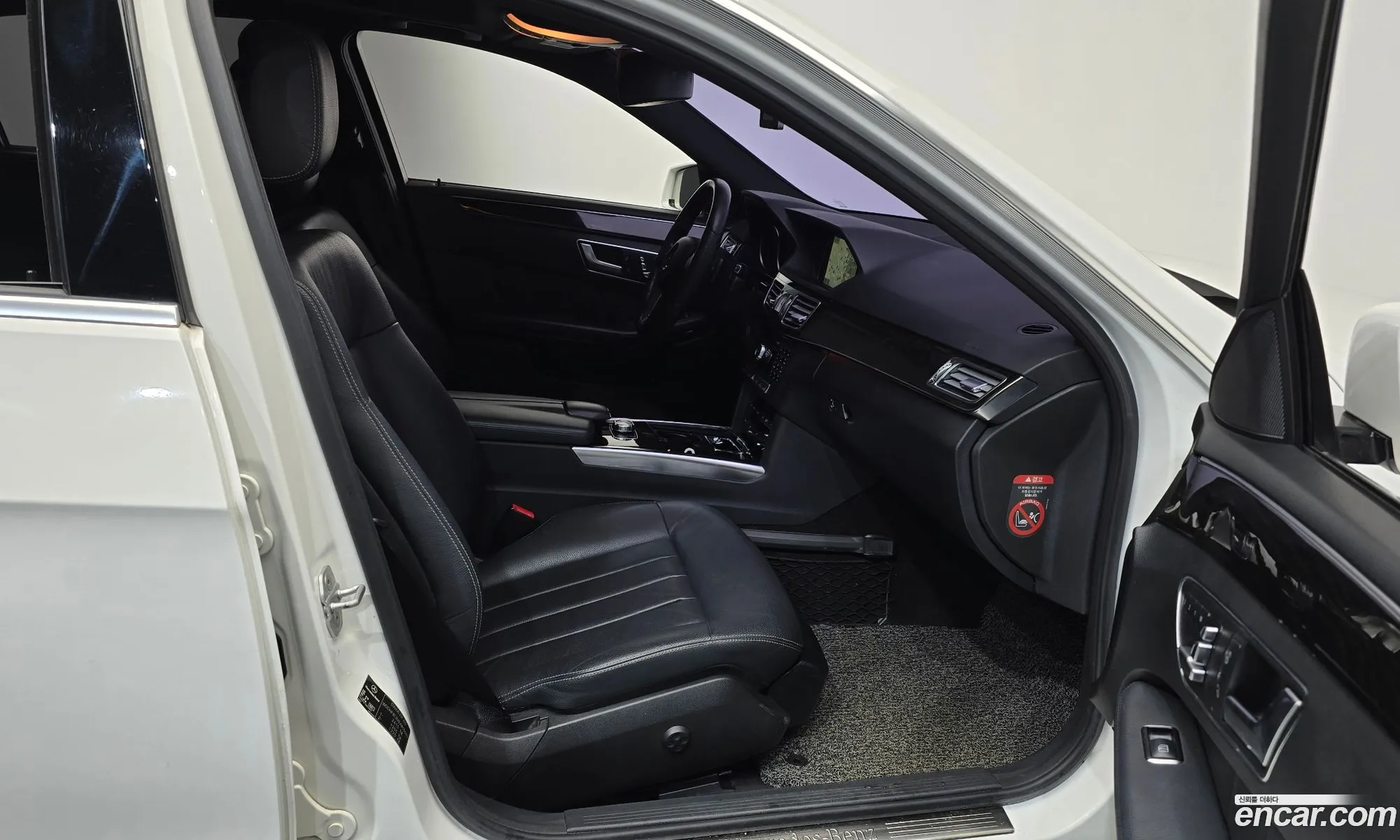 Mercedes-Benz E-Class W212 2013 WDDHF8CBXEA805640 — 4