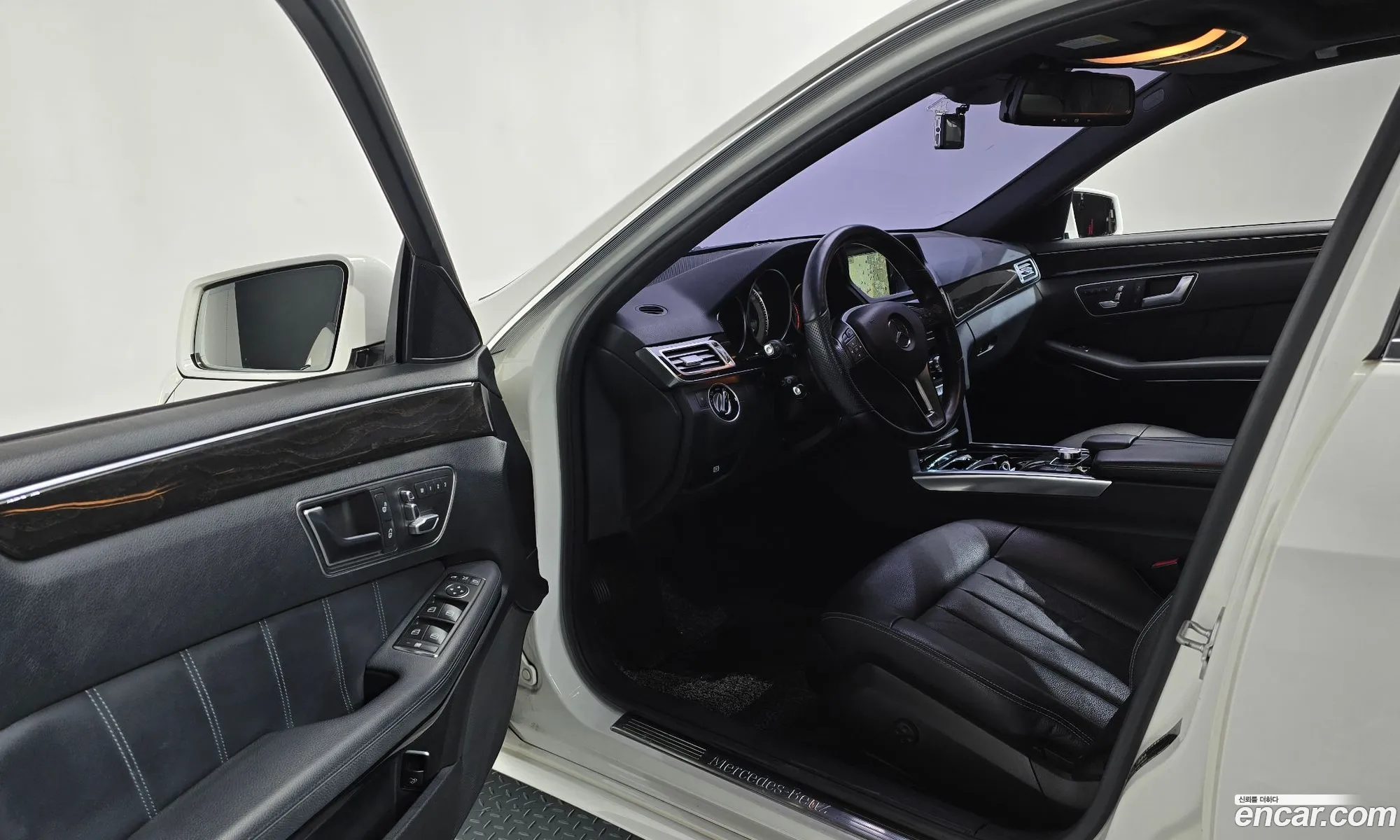 Mercedes-Benz E-Class W212 2013 WDDHF8CBXEA805640 — 3