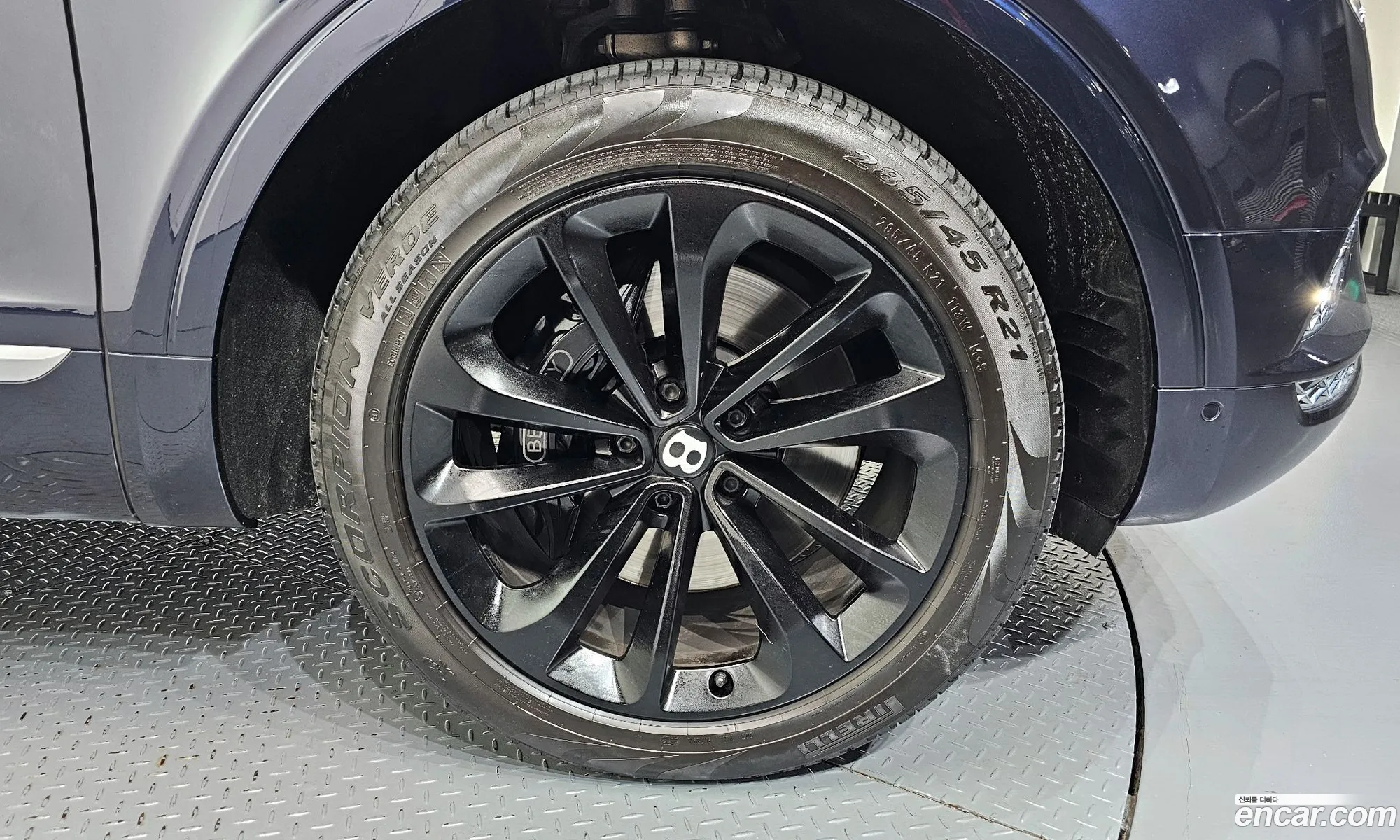 Bentley Bentayga 2020 SJAAM14V6LC031651 — 9